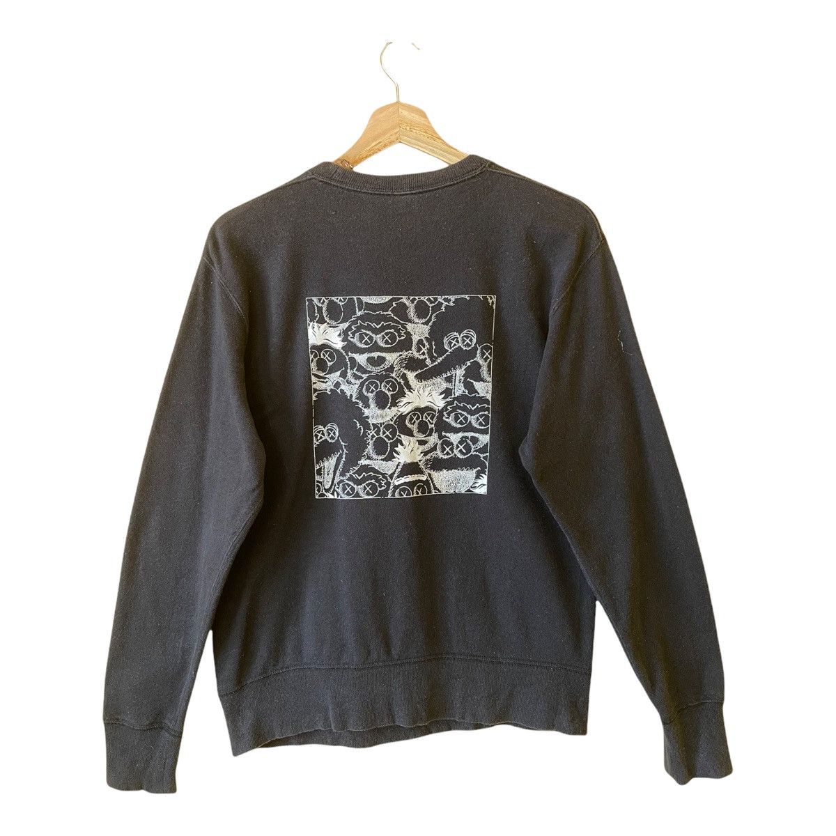 Japanese Brand RARE collaboration Uniqlo x Kaws x Sesame Street Sweatshirt Size US M / EU 48-50 / 2 - 1 Thumbnail