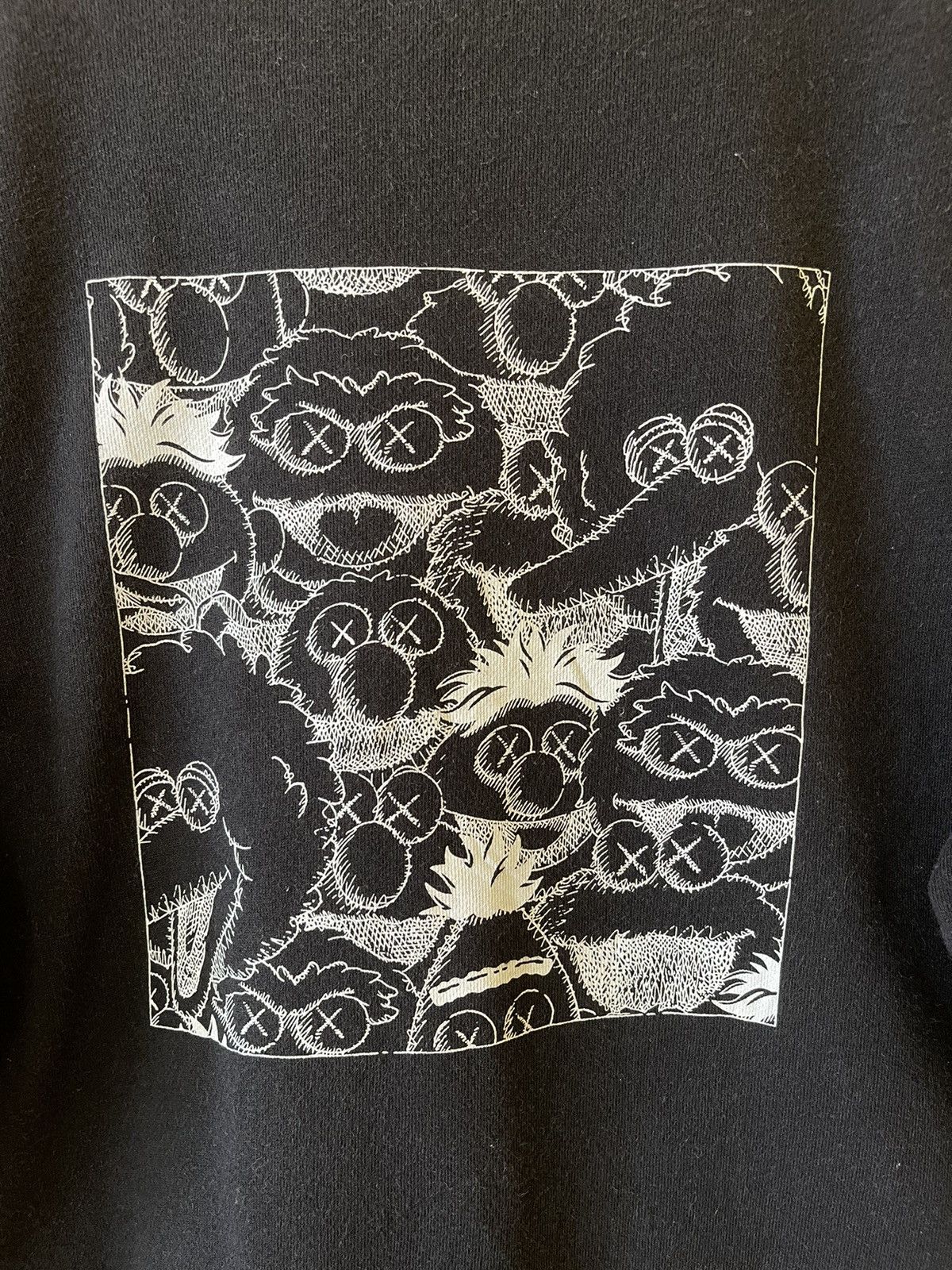 Japanese Brand RARE collaboration Uniqlo x Kaws x Sesame Street Sweatshirt Size US M / EU 48-50 / 2 - 4 Thumbnail