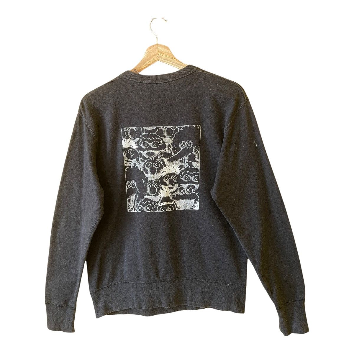 Japanese Brand RARE collaboration Uniqlo x Kaws x Sesame Street Sweatshirt Size US M / EU 48-50 / 2 - 3 Thumbnail
