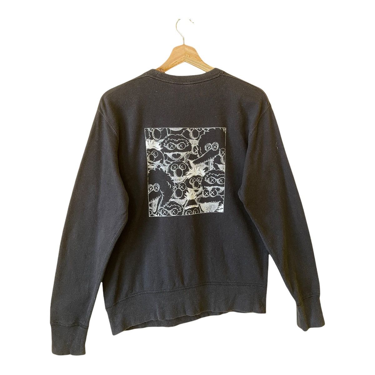 Japanese Brand RARE collaboration Uniqlo x Kaws x Sesame Street Sweatshirt Size US M / EU 48-50 / 2 - 2 Thumbnail