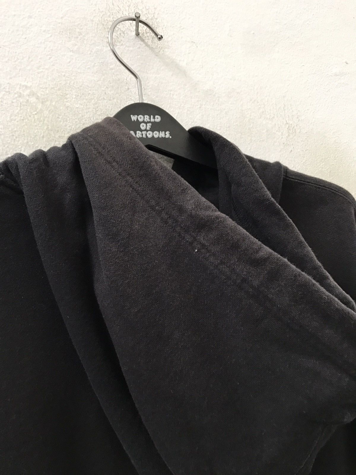 Jean-Michel Basquiat Vintage 2000s JMB X Uniqlo " BRATWURST " Black Hoodie Size US M / EU 48-50 / 2 - 7 Thumbnail