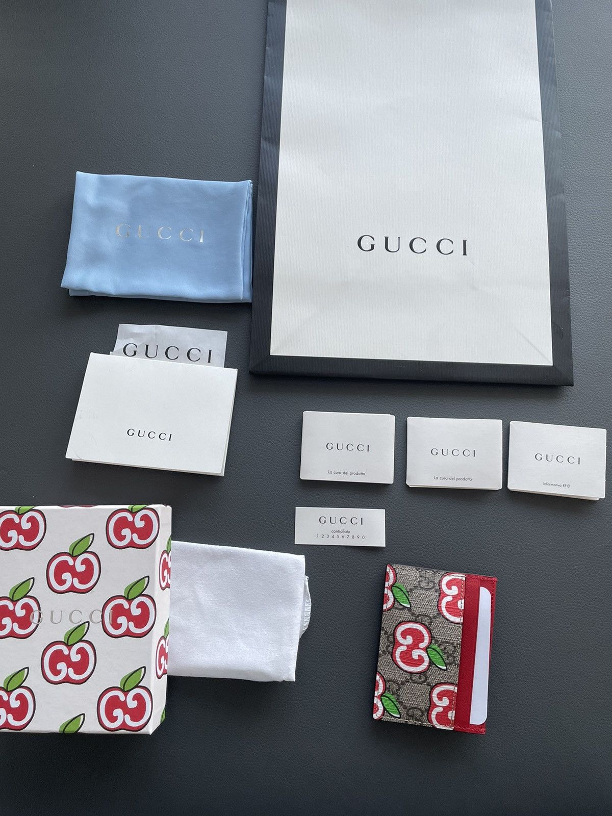 Gucci Brand NEW Gucci Apple Limited Edition Monogram Cardholder Size ONE SIZE - 13 Thumbnail