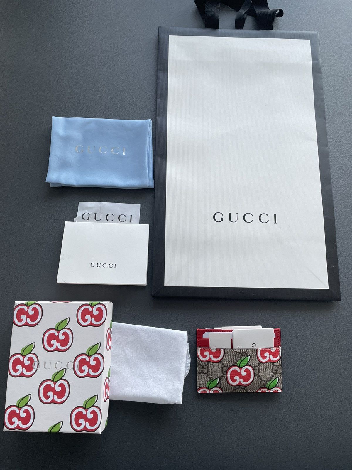 Gucci Brand NEW Gucci Apple Limited Edition Monogram Cardholder Size ONE SIZE - 9 Thumbnail