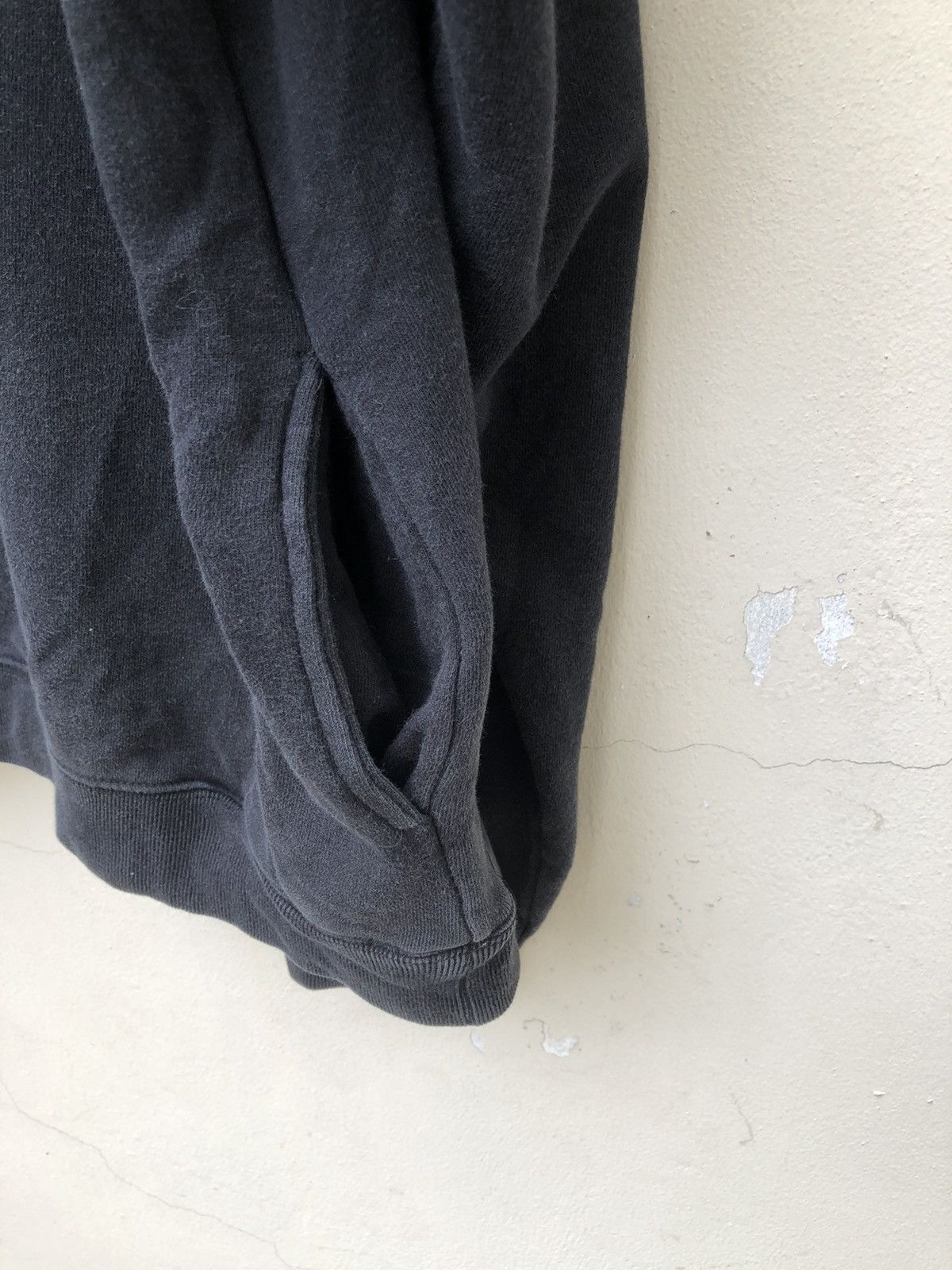 Narcotic GDC Vtg Y2K 2003 Narcotic Pop Art Faded Black Crewneck Sweater Size US XL / EU 56 / 4 - 15 Thumbnail