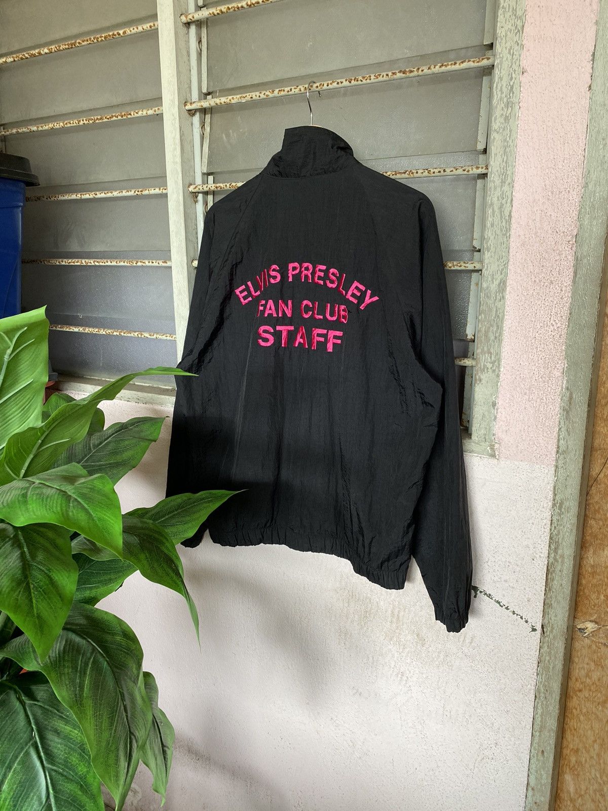 Vintage Elvis Presley Fan Club Staff Embroidery Spellout Size US M / EU 48-50 / 2 - 1 Thumbnail