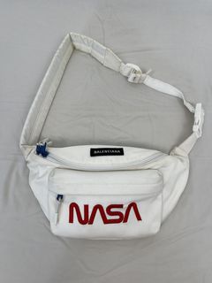 Nasa fanny hotsell pack pacsun