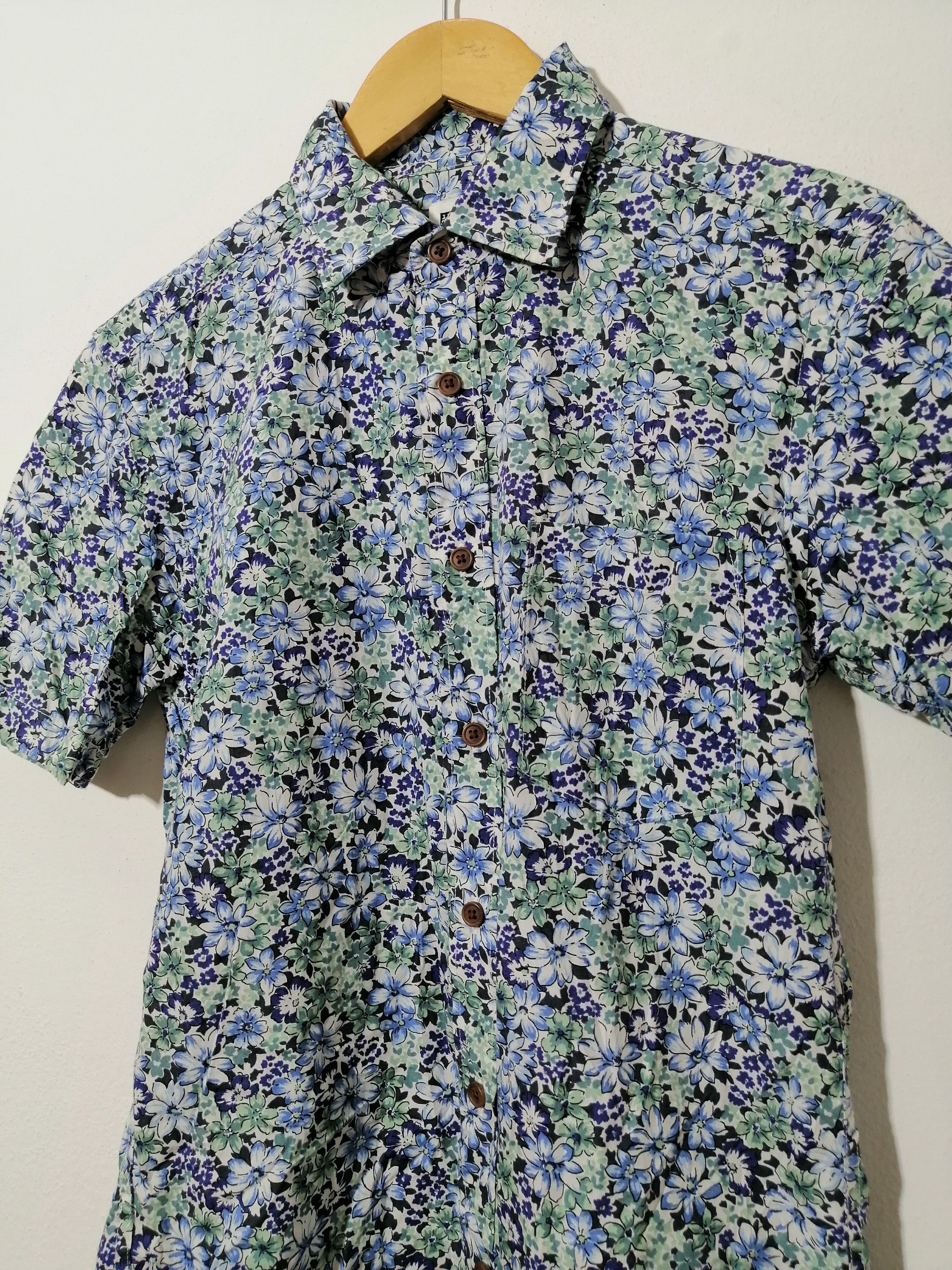 Uniqlo Uniqlo Flowers Button Ups Shirt Size US S / EU 44-46 / 1 - 2 Thumbnail