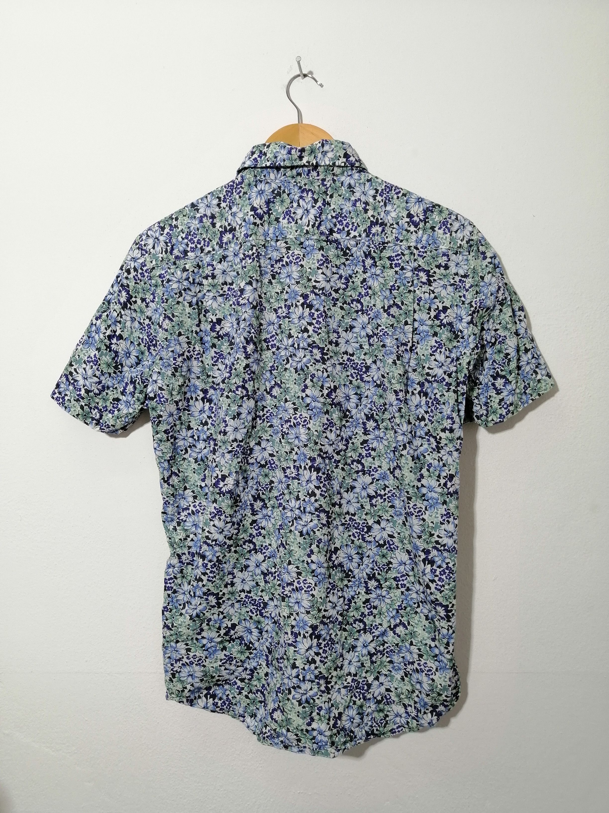 Uniqlo Uniqlo Flowers Button Ups Shirt Size US S / EU 44-46 / 1 - 3 Thumbnail