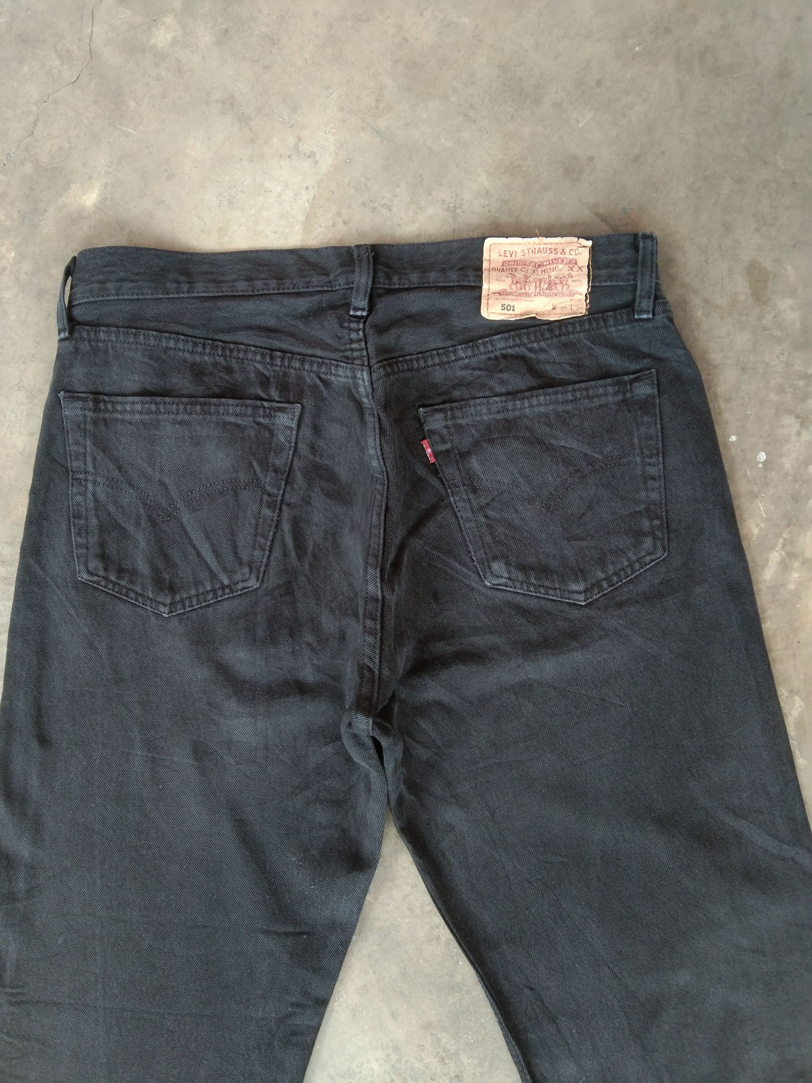 Levi's Vintage Levi's 501 Black Straight Leg Distressed Jeans 34x31 Size US 34 / EU 50 - 3 Thumbnail