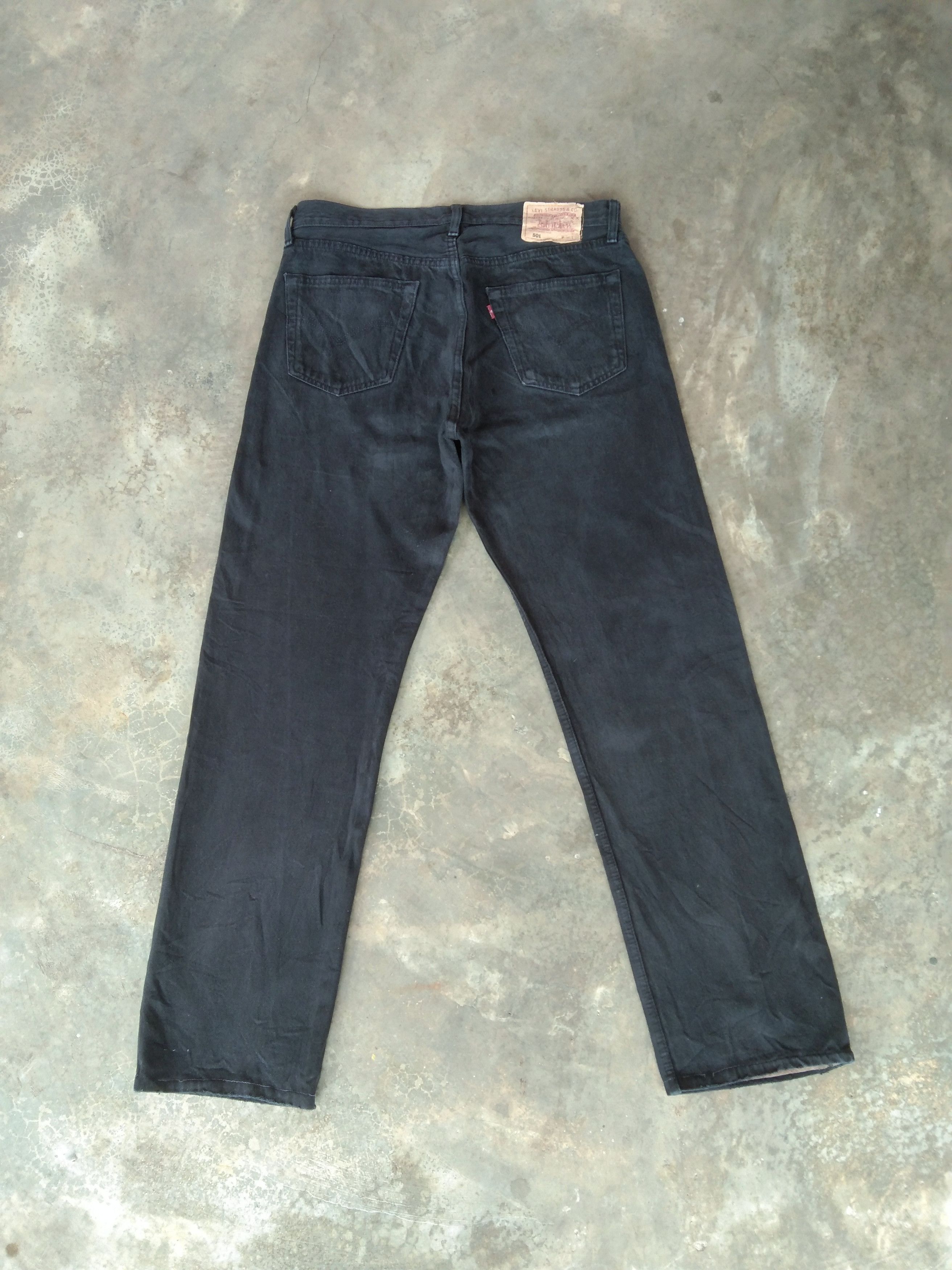 Levi's Vintage Levi's 501 Black Straight Leg Distressed Jeans 34x31 Size US 34 / EU 50 - 2 Thumbnail