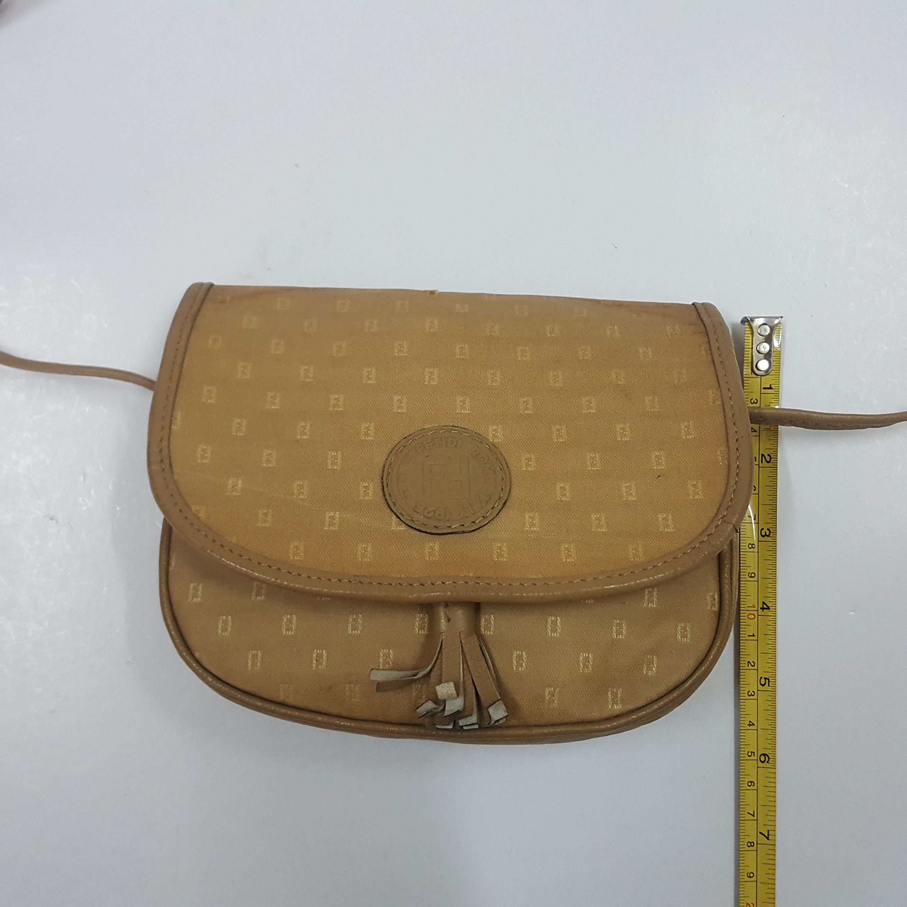 Fendi × Vintage Vintag FENDI full print logo sling bag made in Italy Size ONE SIZE - 8 Thumbnail