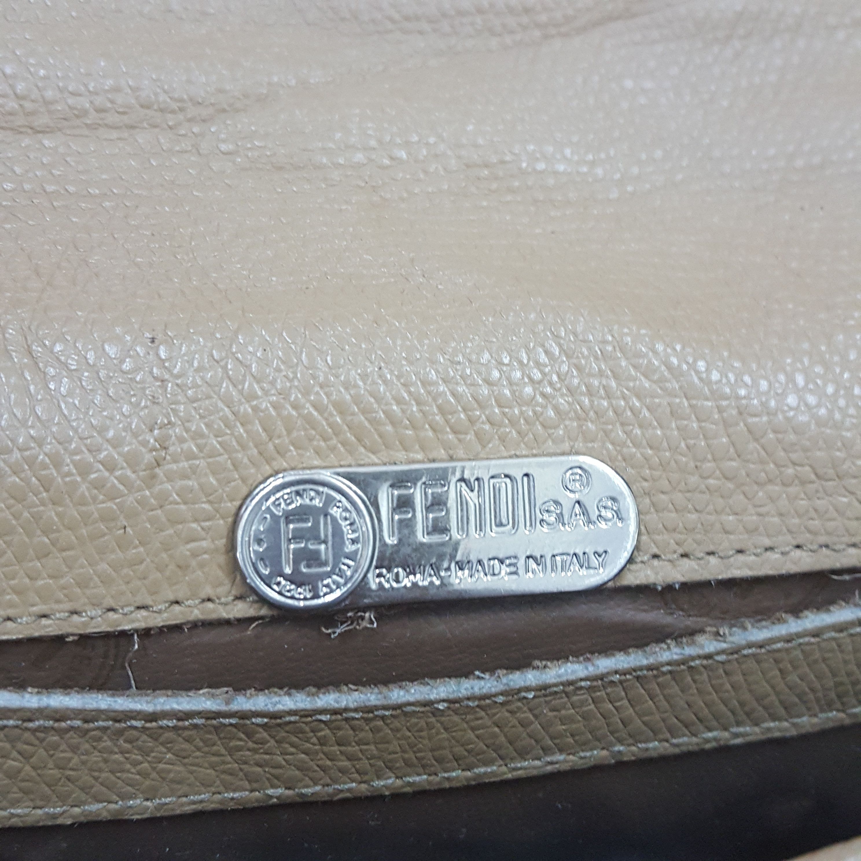 Fendi × Vintage Vintag FENDI full print logo sling bag made in Italy Size ONE SIZE - 11 Thumbnail
