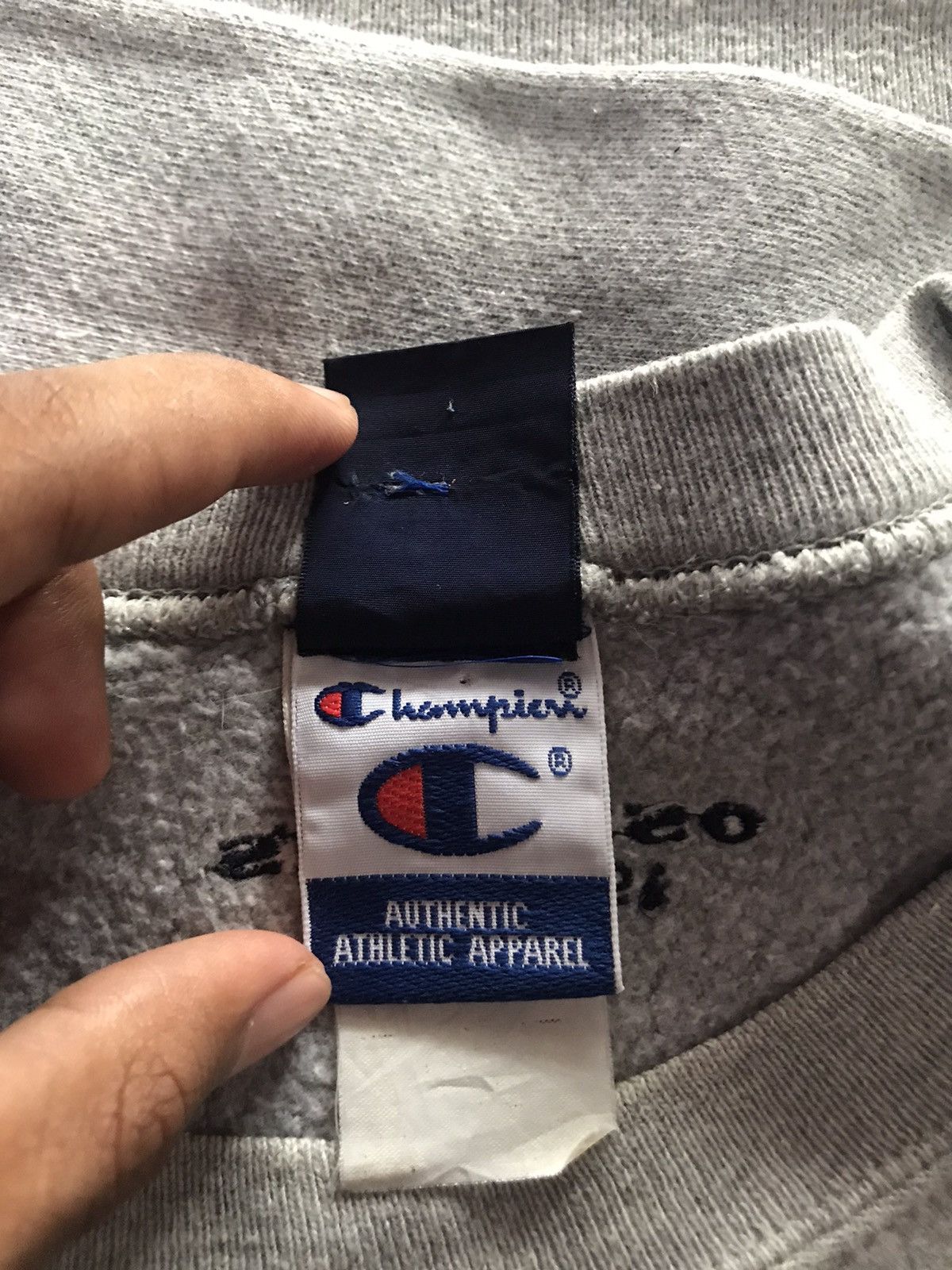 Champion Champion que sweatshirt size L Size US L / EU 52-54 / 3 - 3 Thumbnail