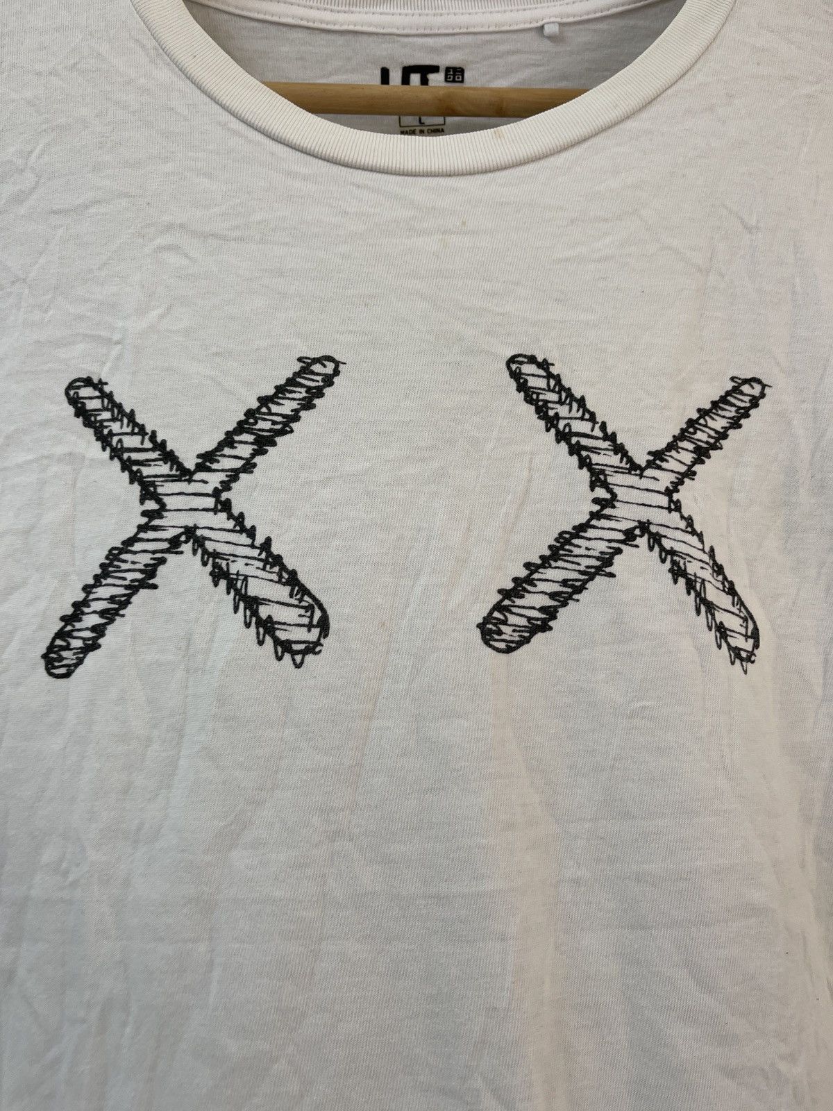 Kaws 🔥HOT🔥VINTAGE UNIQLO X KAWS GREEN SKELETON TEE VERY RARE Size US L / EU 52-54 / 3 - 4 Thumbnail