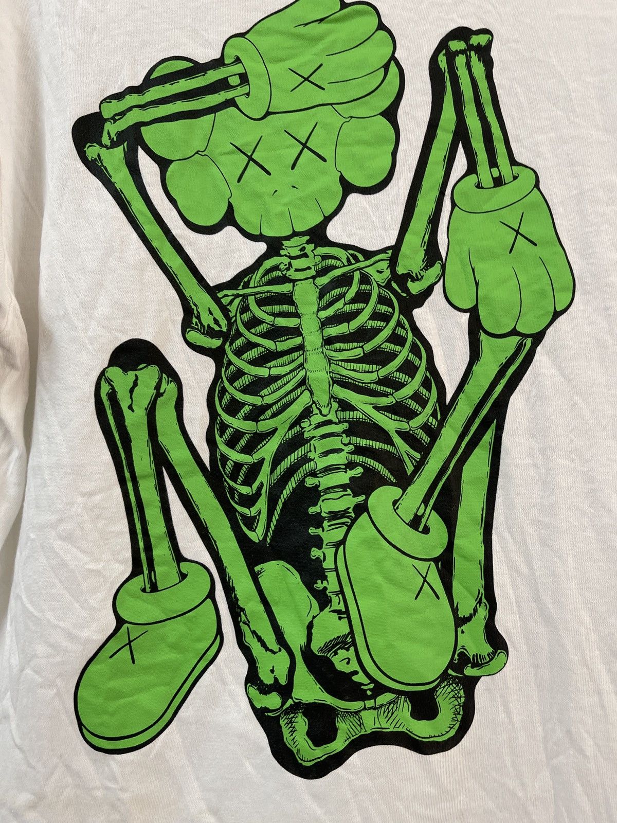 Kaws 🔥HOT🔥VINTAGE UNIQLO X KAWS GREEN SKELETON TEE VERY RARE Size US L / EU 52-54 / 3 - 2 Thumbnail