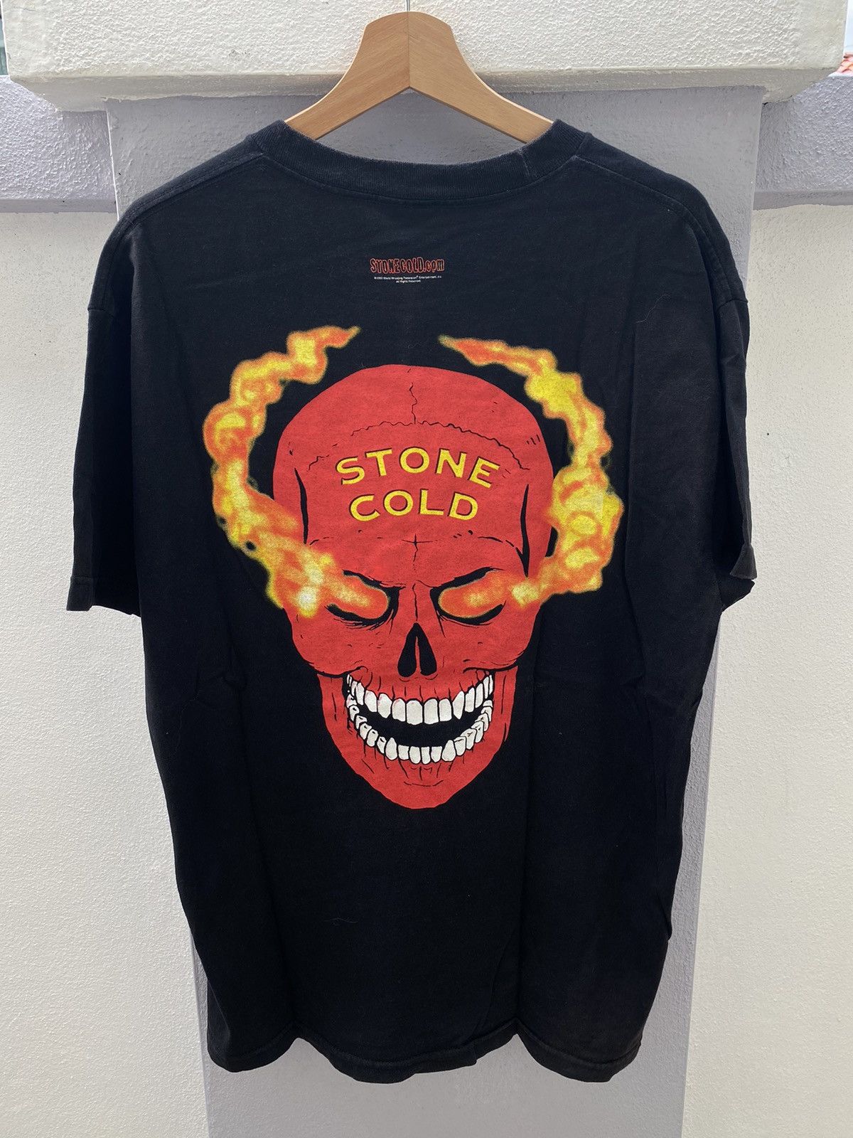 image of Vintage 2000 Stone Cold Steve Austin Red Skull in Black, Men's (Size Large)