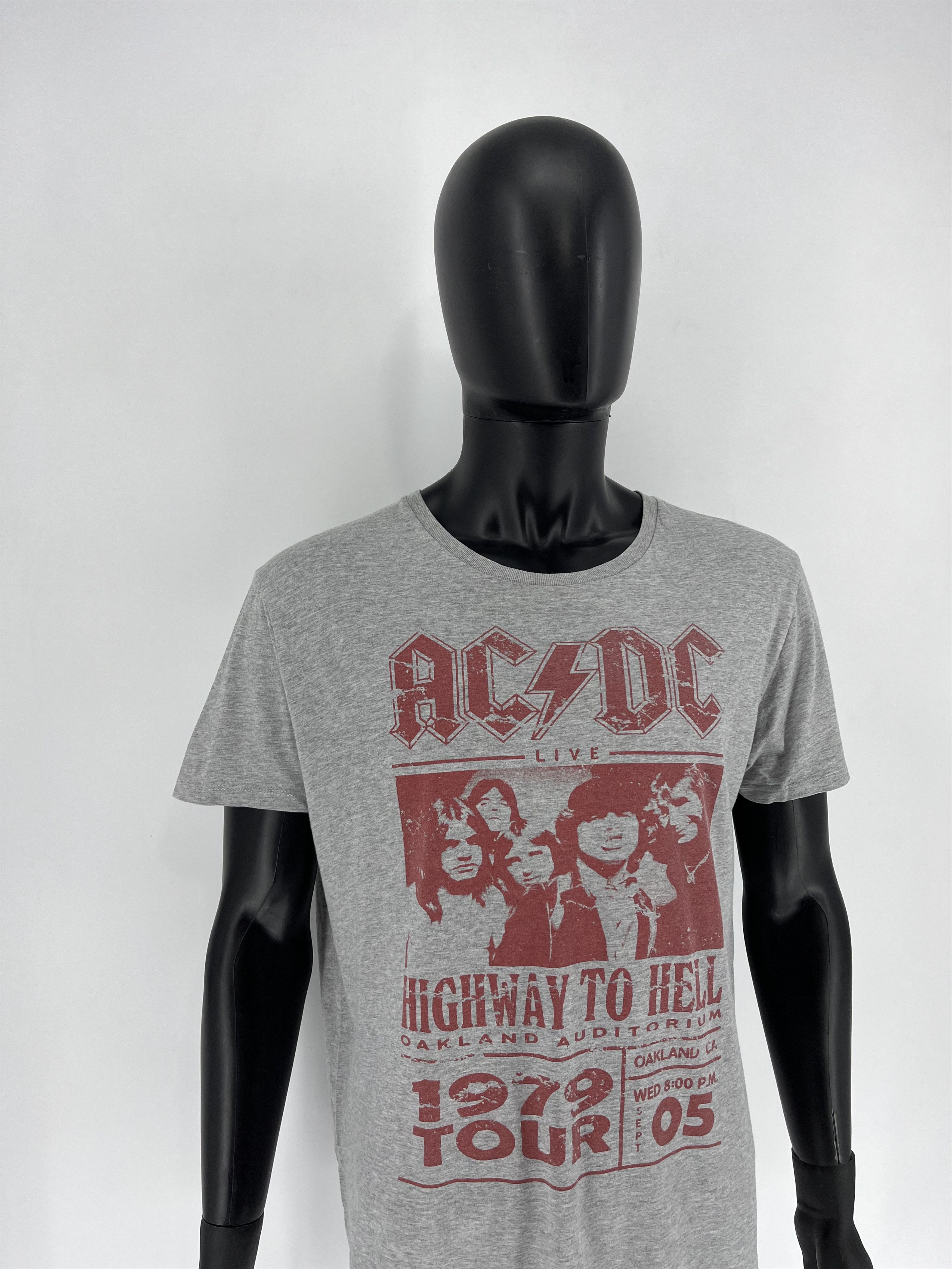 AC/DC × Vintage Vintage Y2K AC/DC ACDC big logo starworld Size US M / EU 48-50 / 2 - 3 Thumbnail
