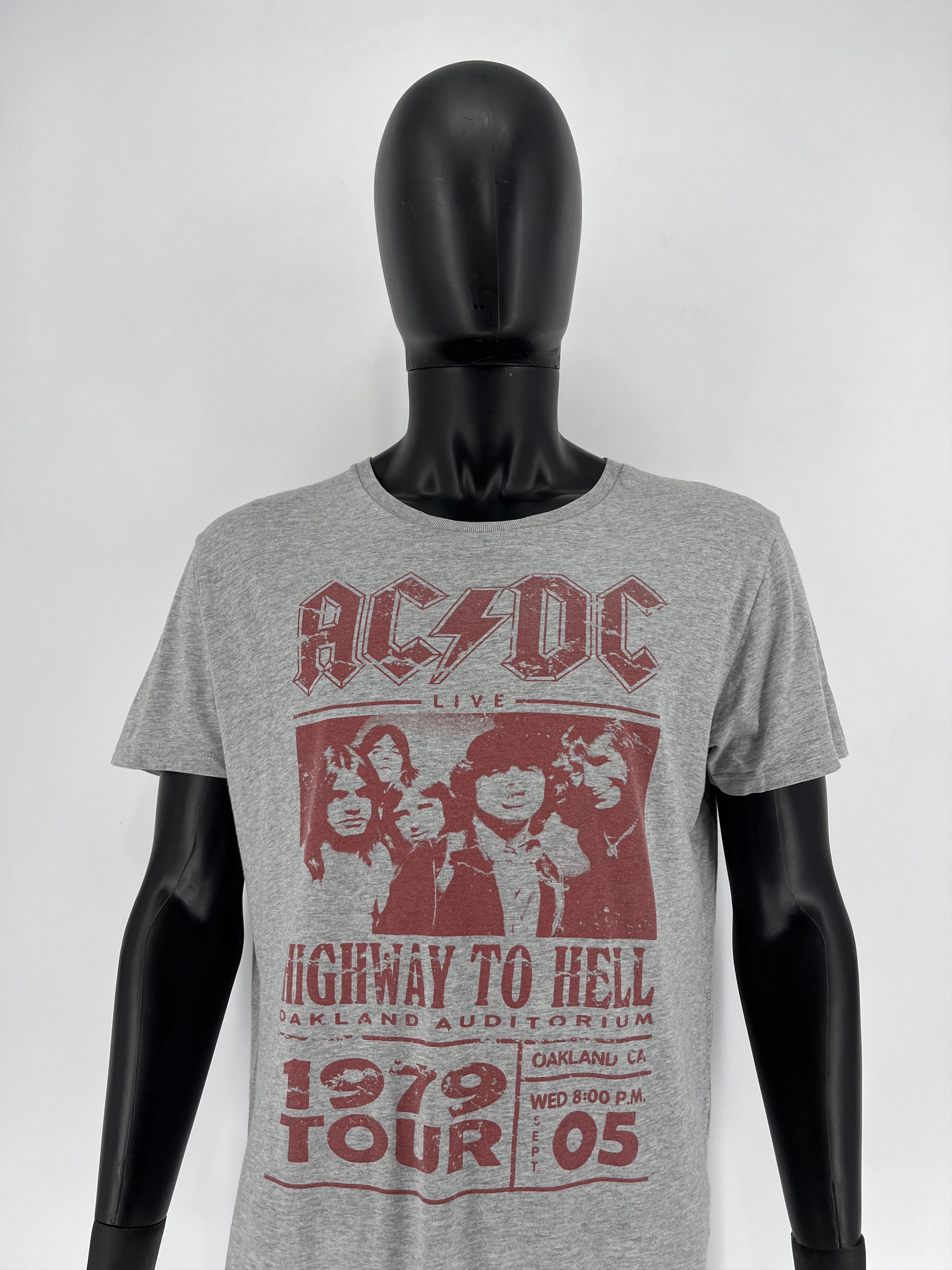 AC/DC × Vintage Vintage Y2K AC/DC ACDC big logo starworld Size US M / EU 48-50 / 2 - 6 Thumbnail