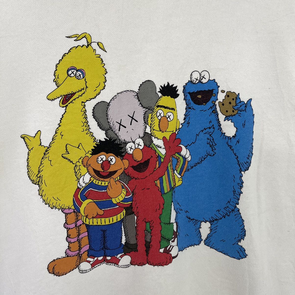 Japanese Brand Rare!! Uniqlo x Kaws x Sesame Street Big Logo Hoodies Size M Size US M / EU 48-50 / 2 - 6 Thumbnail