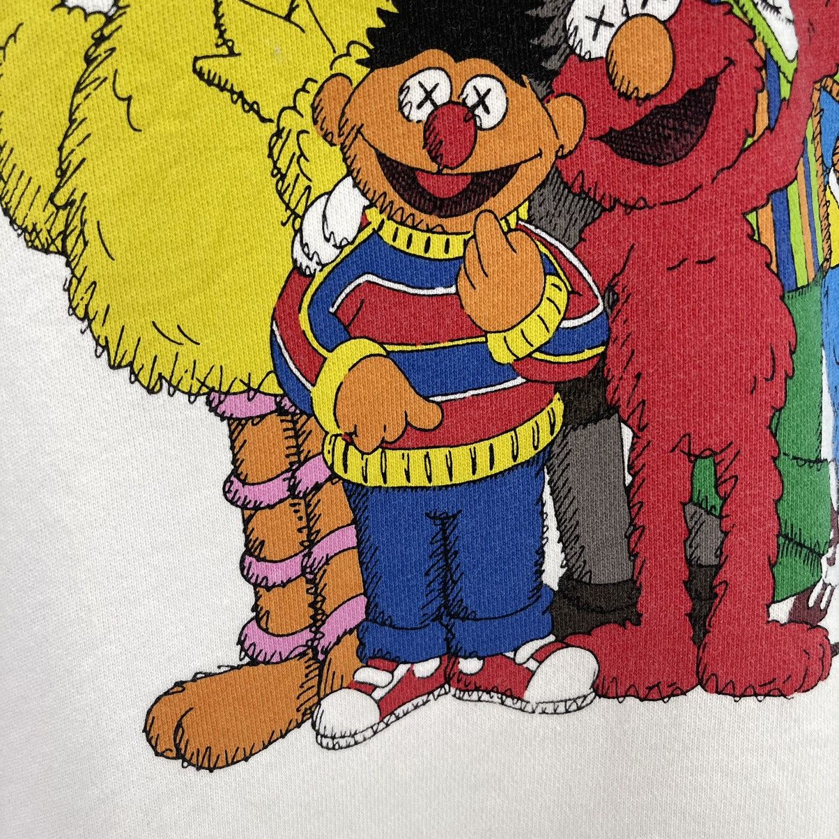 Japanese Brand Rare!! Uniqlo x Kaws x Sesame Street Big Logo Hoodies Size M Size US M / EU 48-50 / 2 - 10 Thumbnail