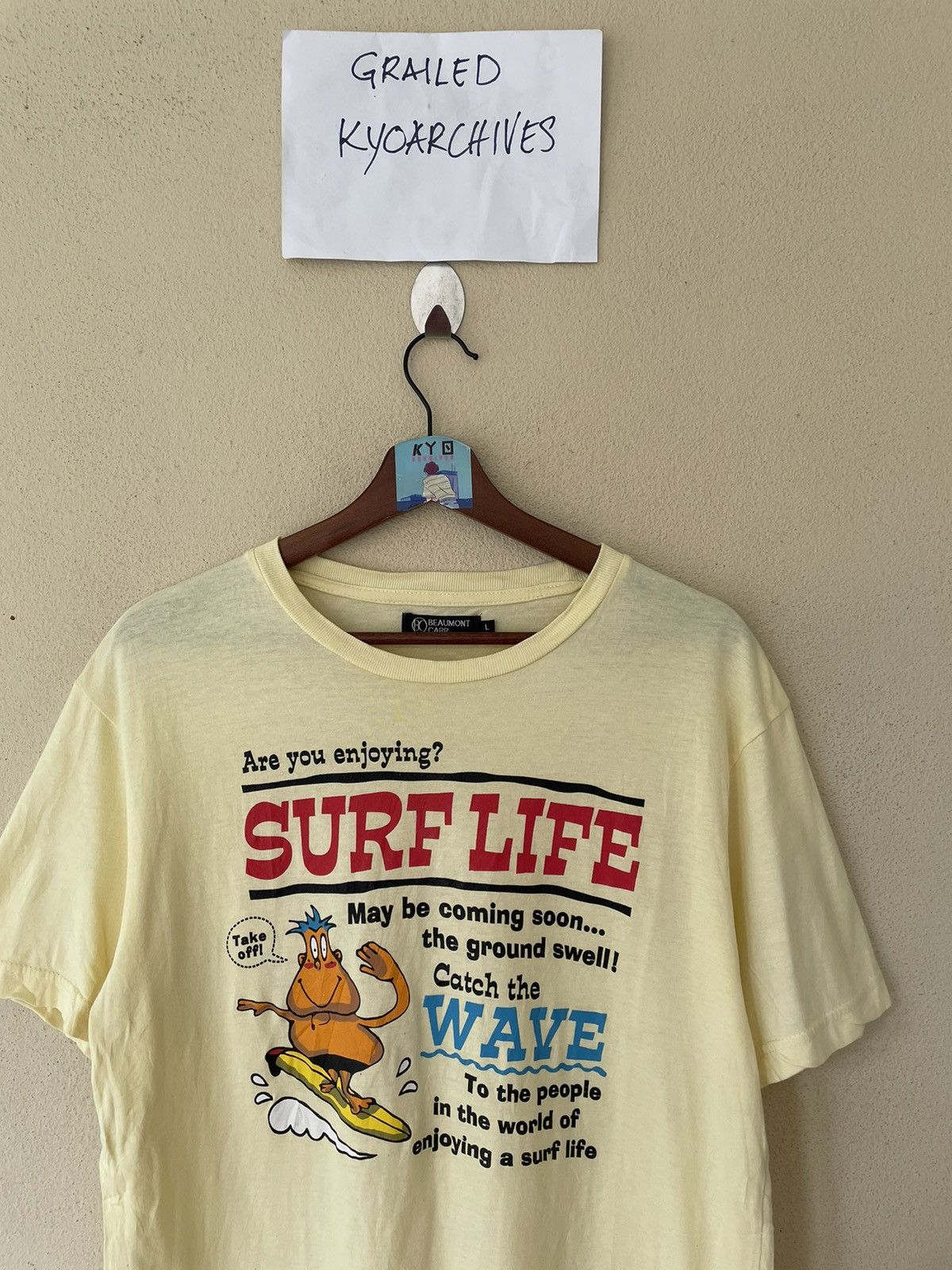 Vintage SURF LIFE YELLOW TEE Size US L / EU 52-54 / 3 - 3 Thumbnail