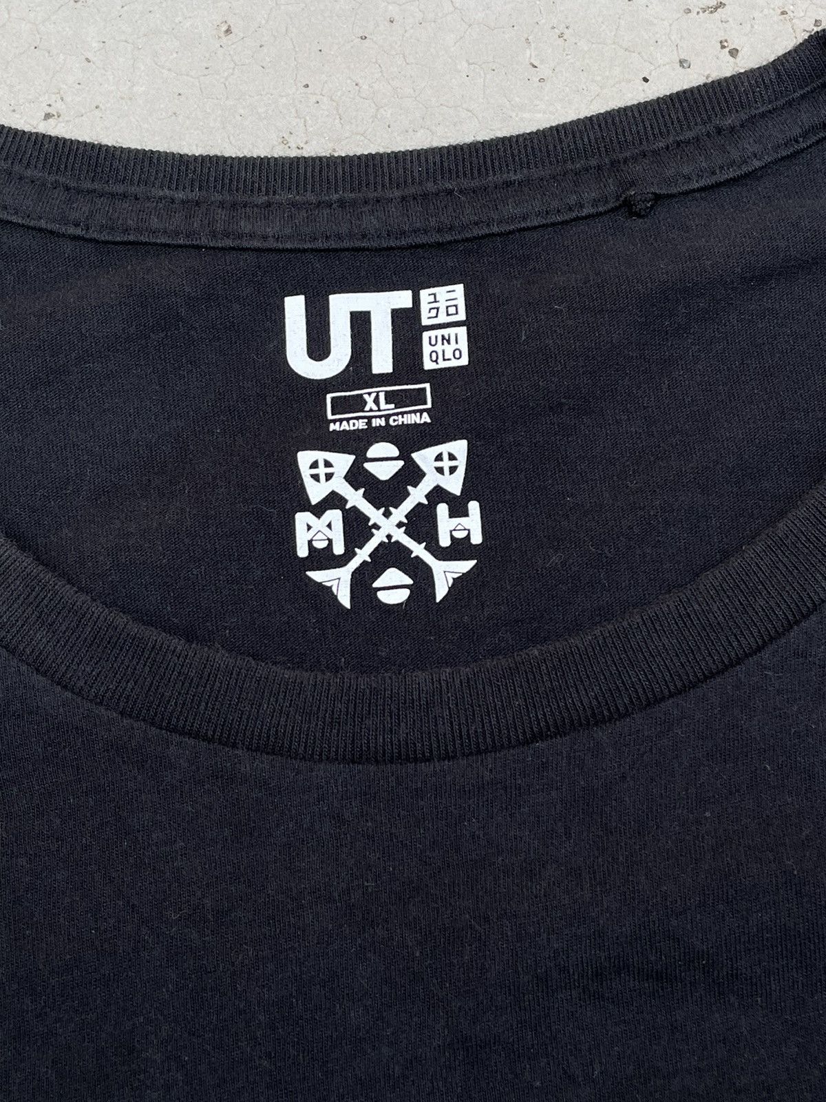 Japanese Brand × Uniqlo MONSTER HUNTER x UNIQLO BLACK TEE Size US XL / EU 56 / 4 - 5 Thumbnail