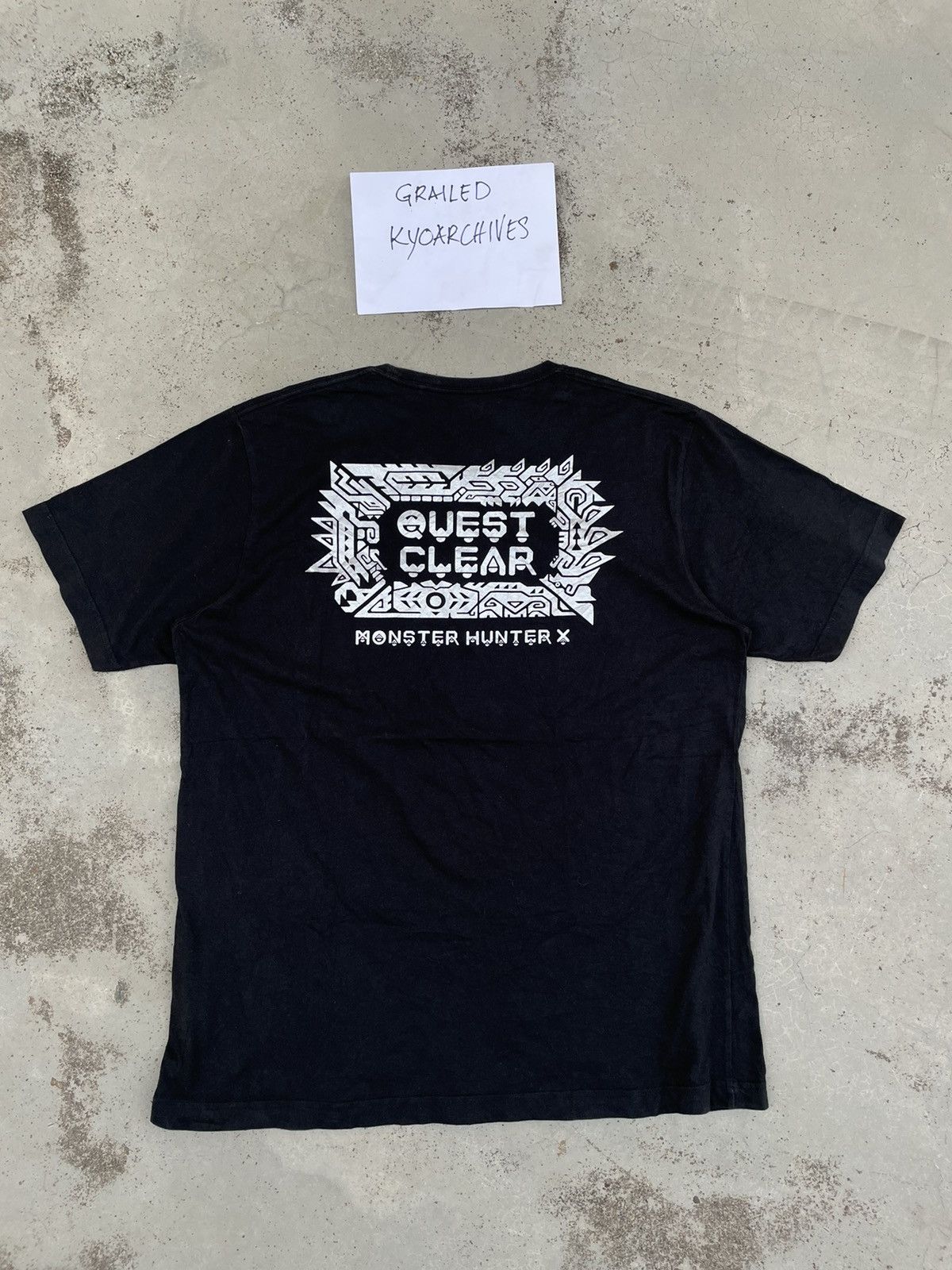 Japanese Brand × Uniqlo MONSTER HUNTER x UNIQLO BLACK TEE Size US XL / EU 56 / 4 - 1 Thumbnail
