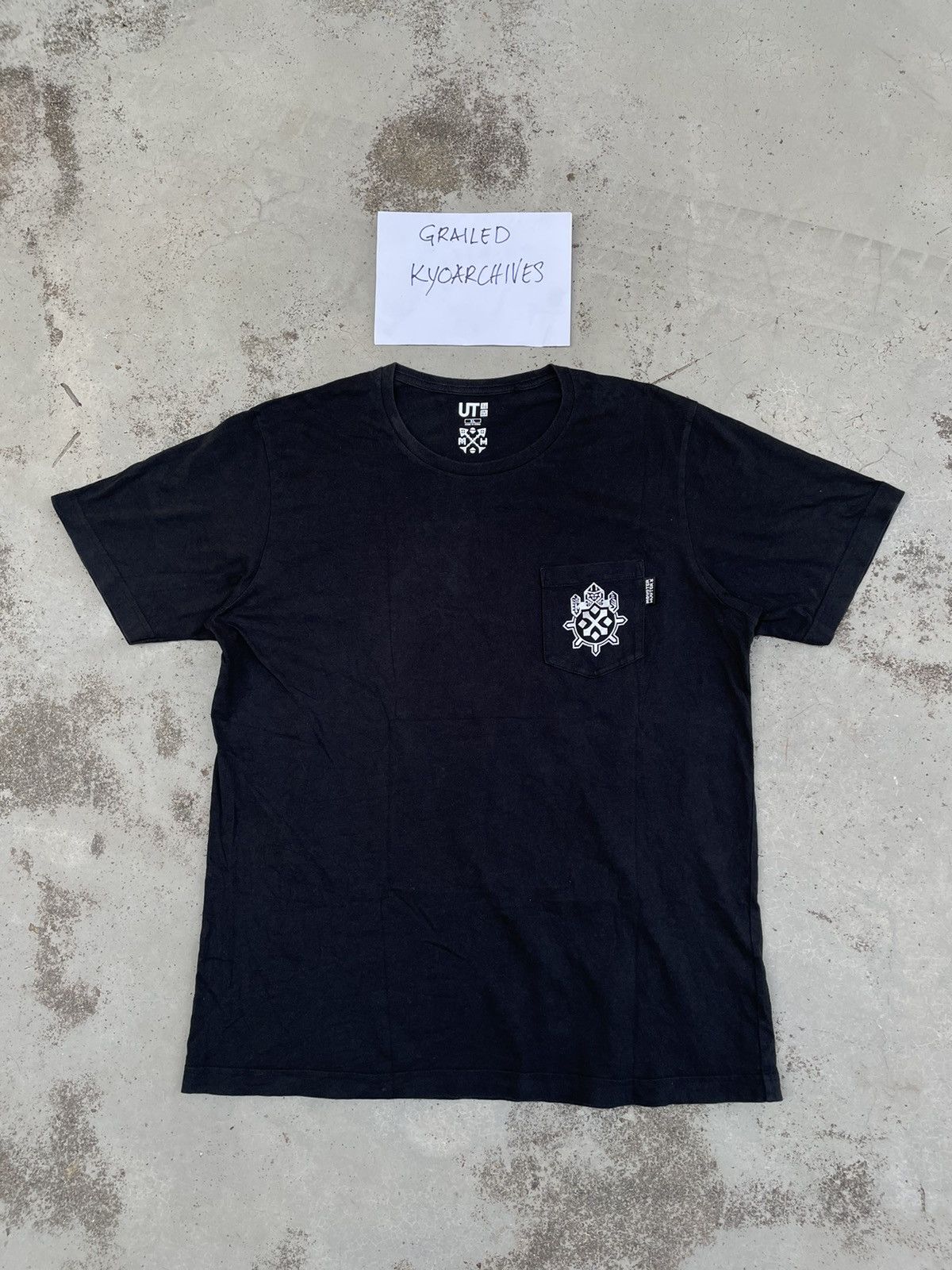 Japanese Brand × Uniqlo MONSTER HUNTER x UNIQLO BLACK TEE Size US XL / EU 56 / 4 - 3 Thumbnail