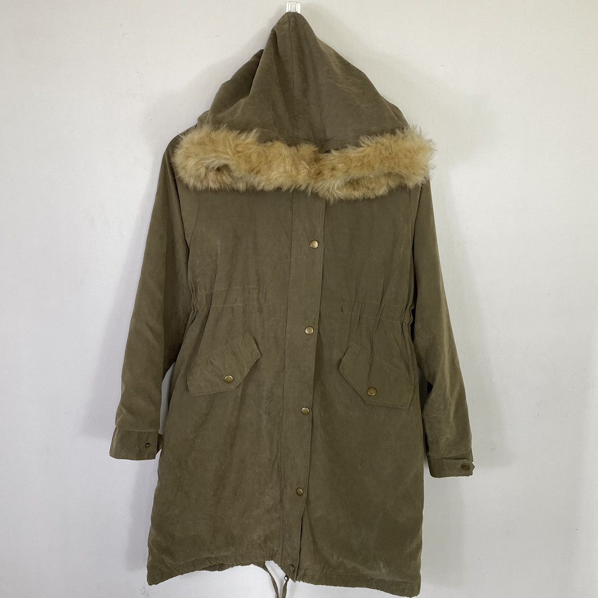 image of Military x Vintage Offervintage Faux Fur Lining Sherpa Fishtail Parkas Jacket in Olive Green, Women