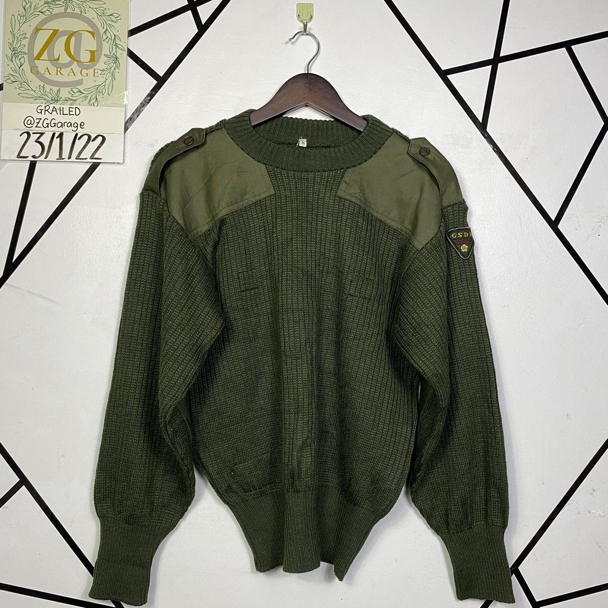 Aran Isles Knitwear Vintage Japanese Brand Army Crew Neck Knit Sweater Jumper Size US M / EU 48-50 / 2 - 1 Thumbnail