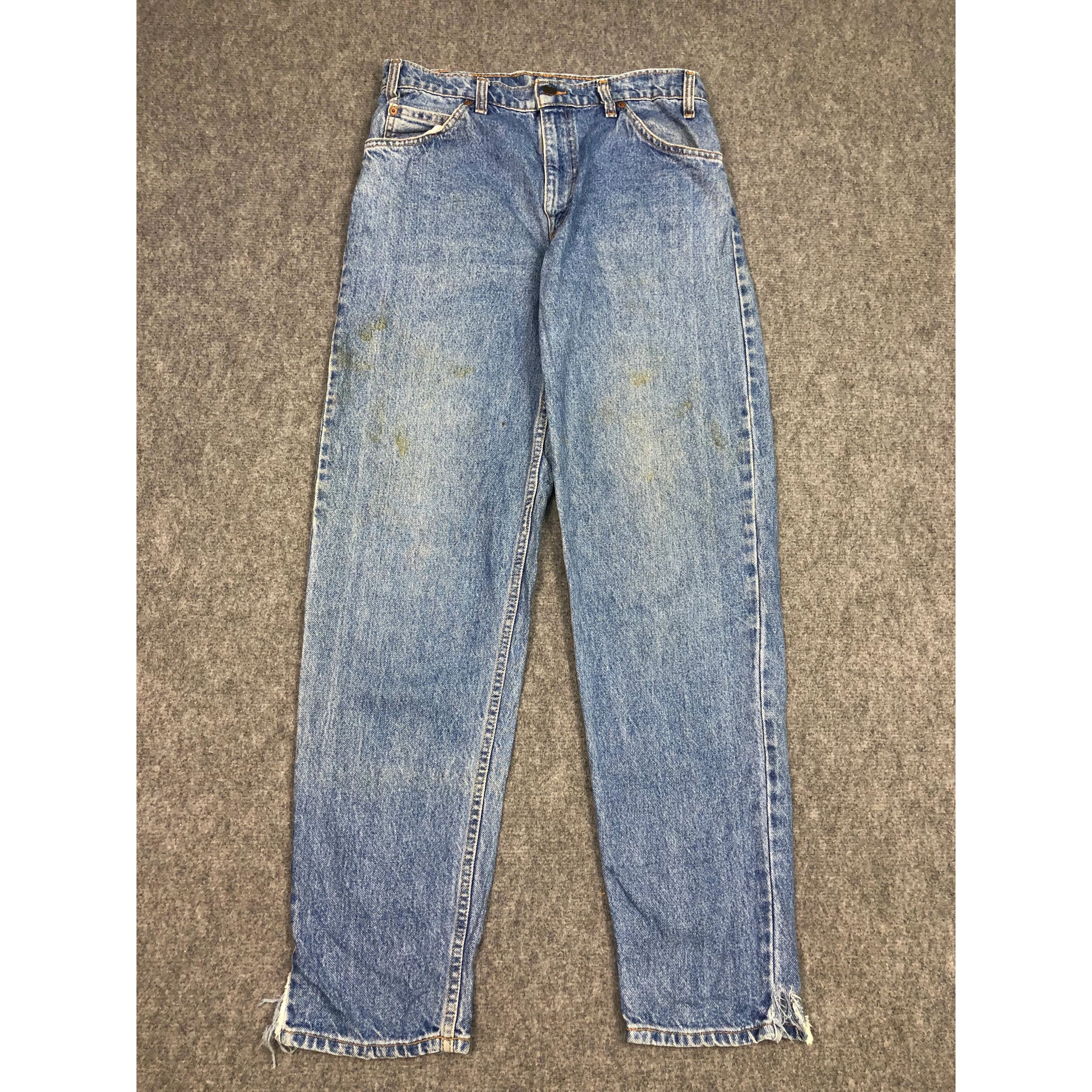 image of 90's Levis 550 Relaxed Fit Faded Denim in Light Blue Jeans, Men's (Size 32)