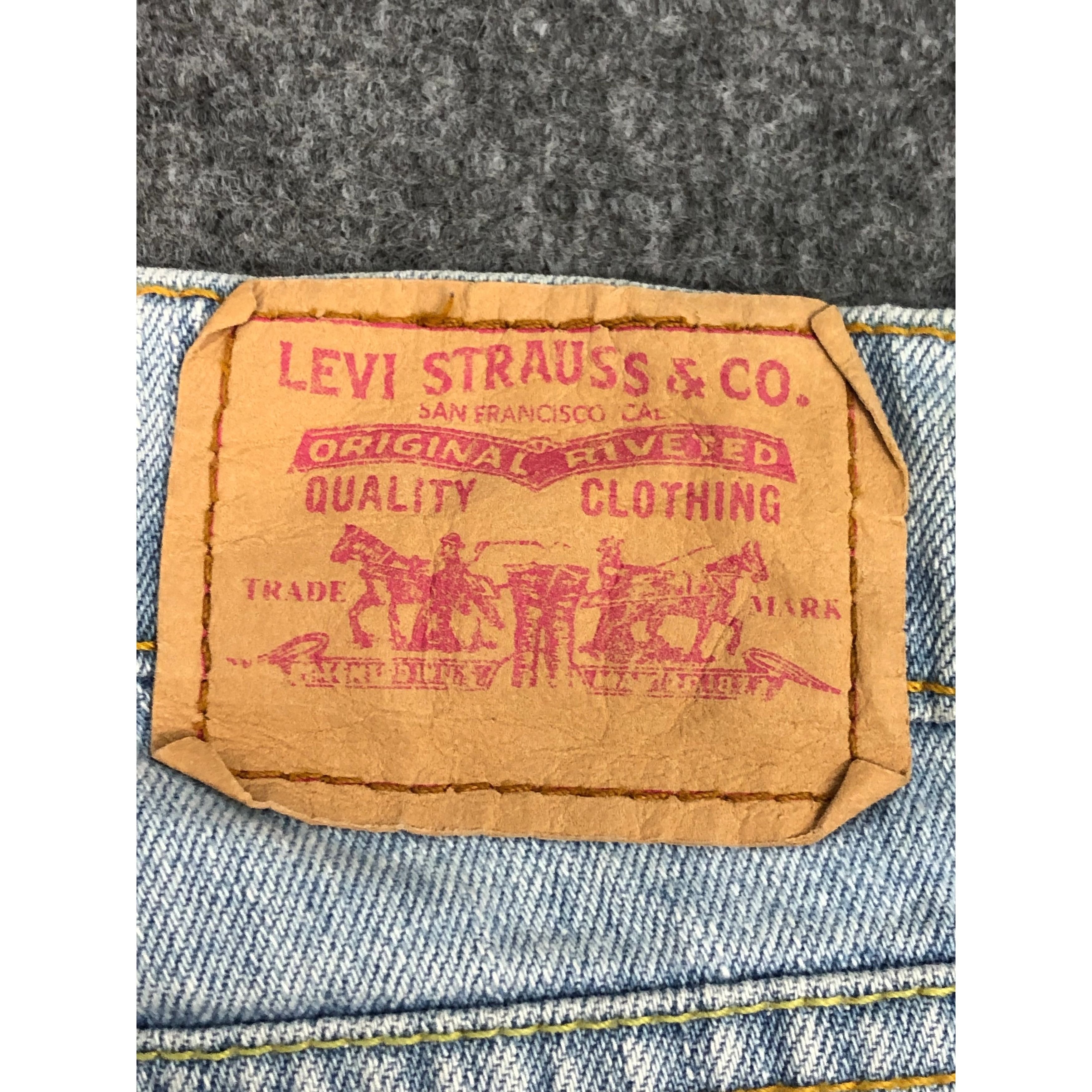 Levi's Vintage Levis 509 Lightwash Blue Denim DP0299 Size US 32 / EU 48 - 5 Thumbnail