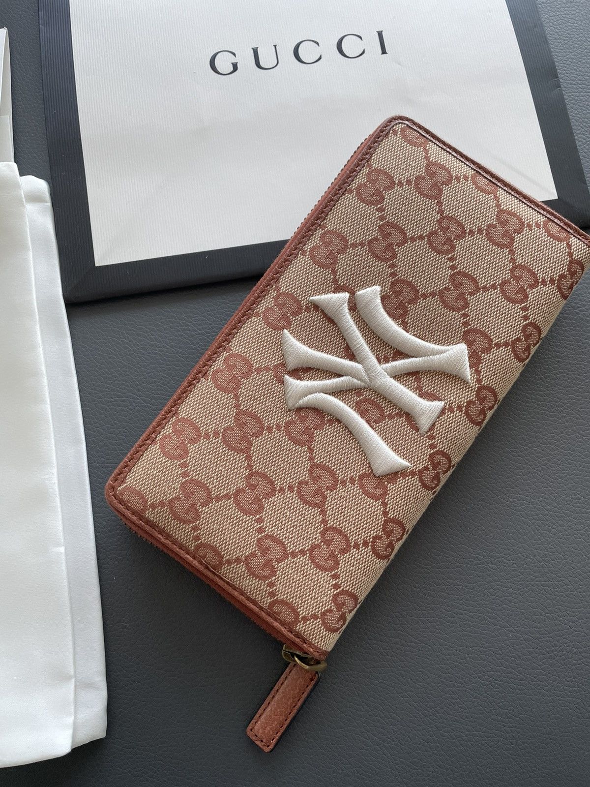 Gucci × New York Yankees Rare Brand NEW Sold Out Limited Super Runway GG Logo Wallet Size ONE SIZE - 1 Thumbnail