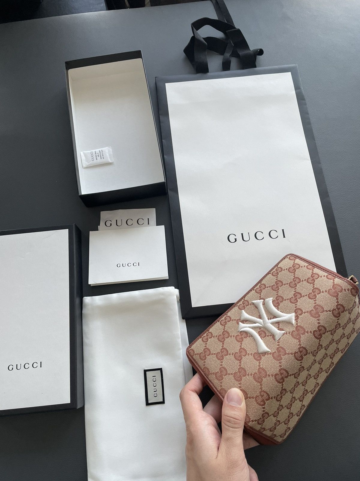 Gucci × New York Yankees Rare Brand NEW Sold Out Limited Super Runway GG Logo Wallet Size ONE SIZE - 19 Thumbnail