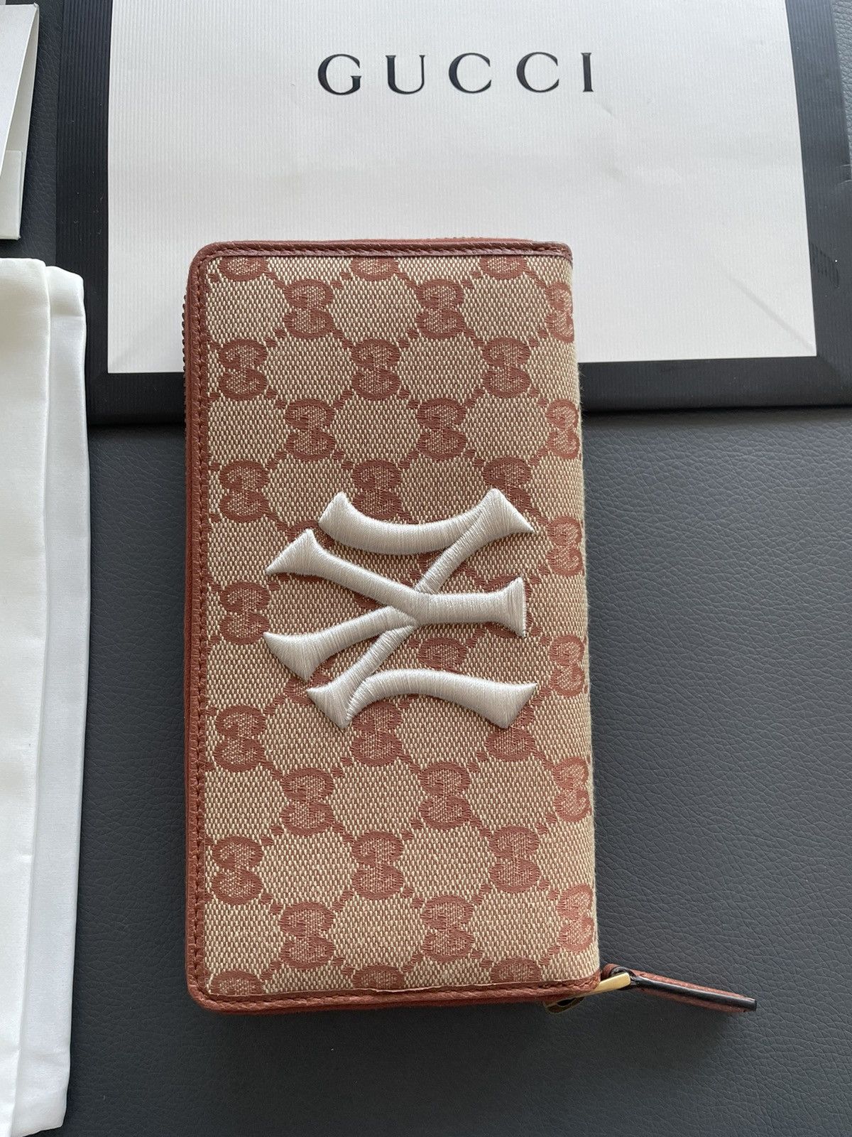 Gucci × New York Yankees Rare Brand NEW Sold Out Limited Super Runway GG Logo Wallet Size ONE SIZE - 14 Thumbnail
