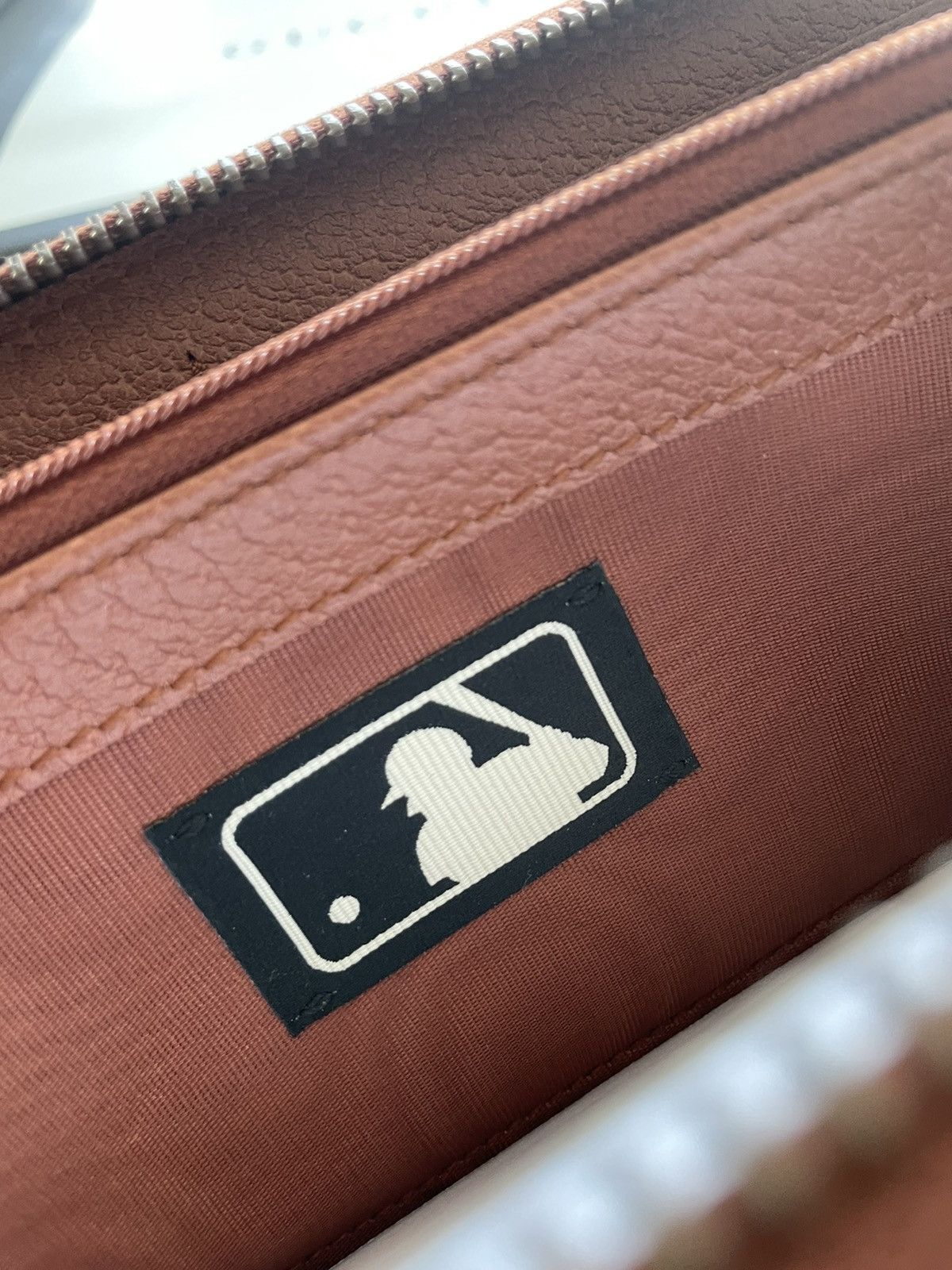 Gucci × New York Yankees Rare Brand NEW Sold Out Limited Super Runway GG Logo Wallet Size ONE SIZE - 2 Thumbnail