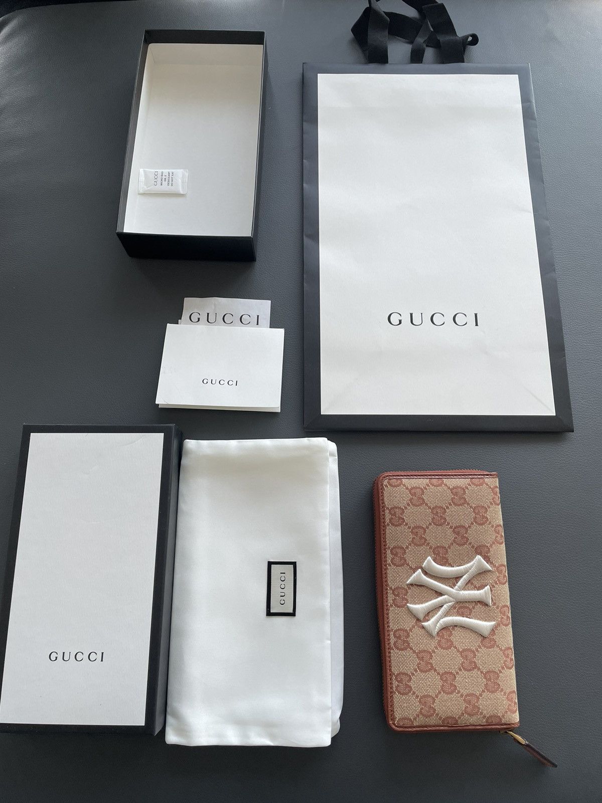 Gucci × New York Yankees Rare Brand NEW Sold Out Limited Super Runway GG Logo Wallet Size ONE SIZE - 6 Thumbnail