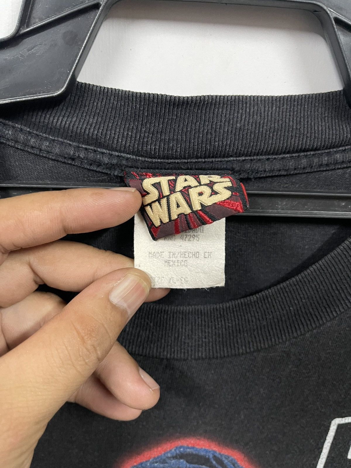Vintage Vintage 90s Star Wars Darth Maul Sith Lord Faded T Shirt Size US XL / EU 56 / 4 - 7 Thumbnail