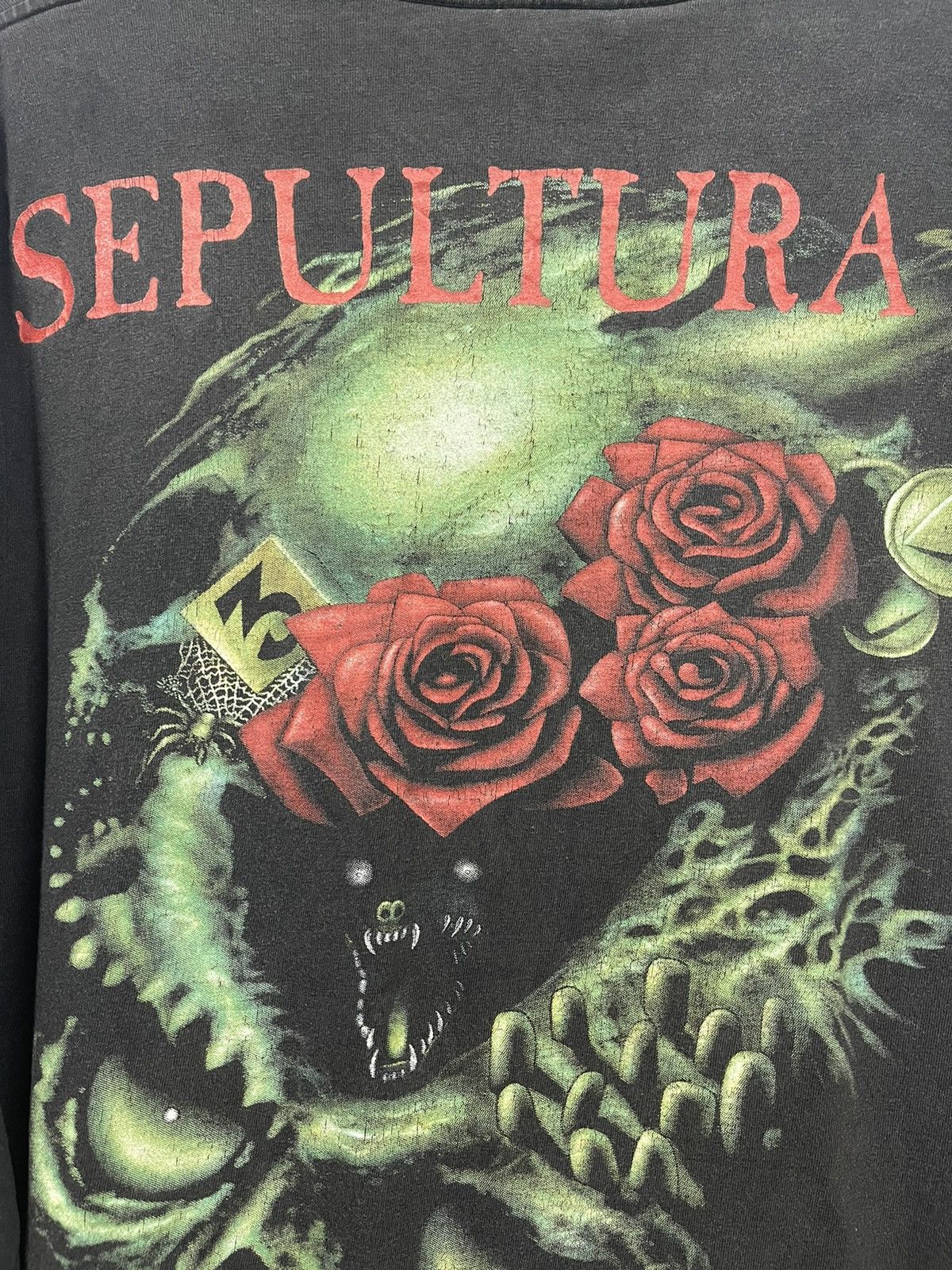 Band Tees Vintage 1996 Sepultura Distressed Bootleg T Shirt 90s Size US L / EU 52-54 / 3 - 7 Thumbnail