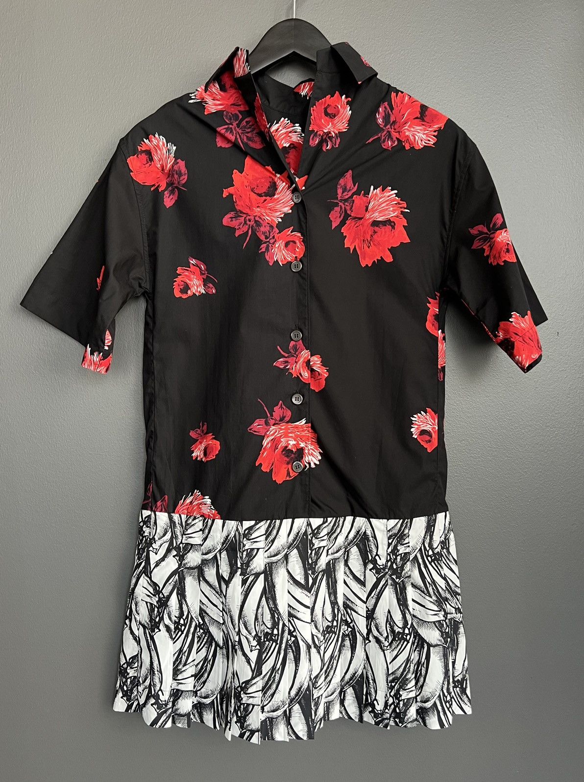Prada Prada Split Banana Floral Print Pleated Dress Size US S / EU 44-46 / 1 - 1 Thumbnail