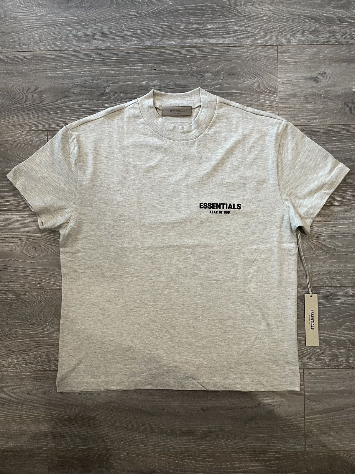 Fear of God Fear of God Essentials Light Oatmeal T-Shirt Size US S / EU 44-46 / 1 - 1 Thumbnail