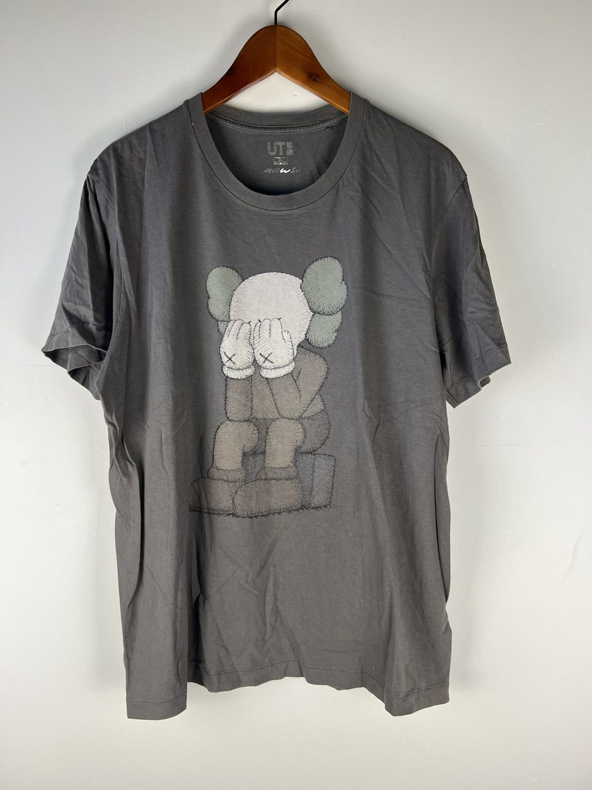 Kaws × Uniqlo Kaws companion tee Size US L / EU 52-54 / 3 - 1 Thumbnail