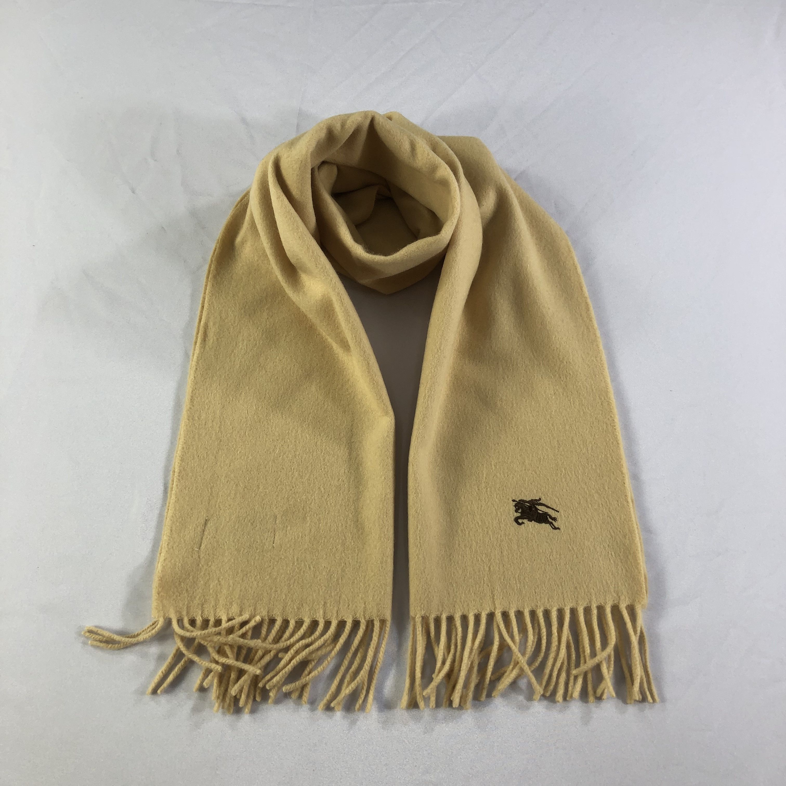 Burberry Burberrys Plain Cashmere Scarf Muffler V1426 Size ONE SIZE - 1 Thumbnail