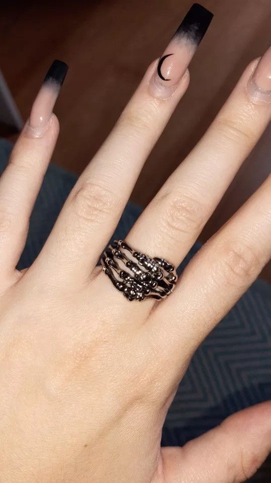 Jewelry Gothic Vintage Hand Bone Ring Size ONE SIZE - 4 Thumbnail