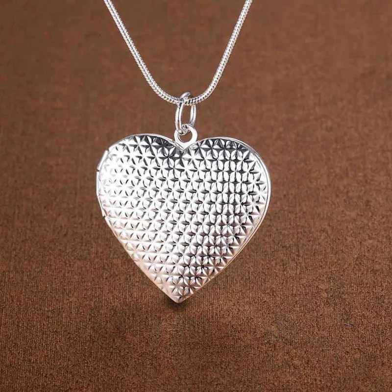 Jewelry Romantic Heart Pendants Necklaces Size ONE SIZE - 1 Thumbnail