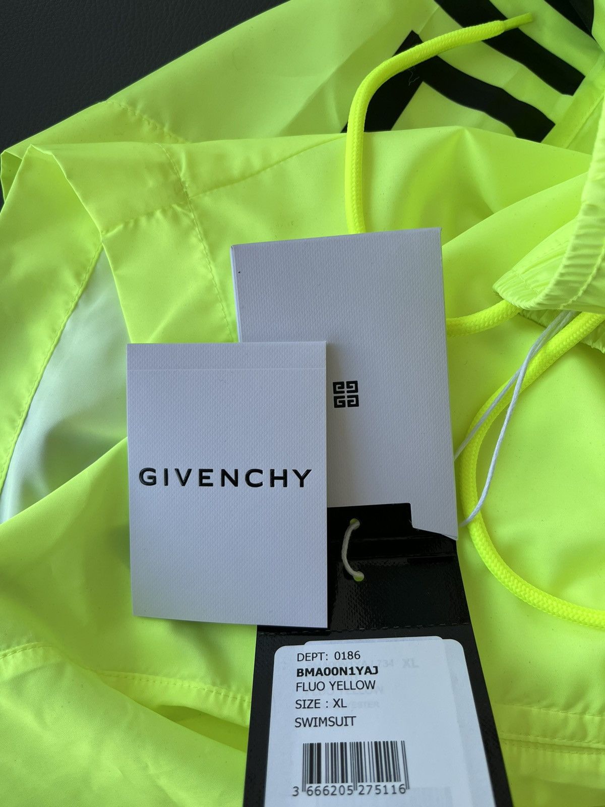 Givenchy Rare Brand New Limited Edition Givenchy Logo Shorts Size US 32 / EU 48 - 5 Thumbnail