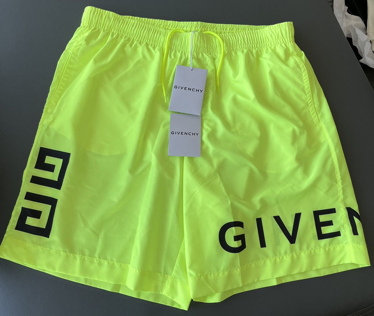 Givenchy Rare Brand New Limited Edition Givenchy Logo Shorts Size US 32 / EU 48 - 12 Thumbnail