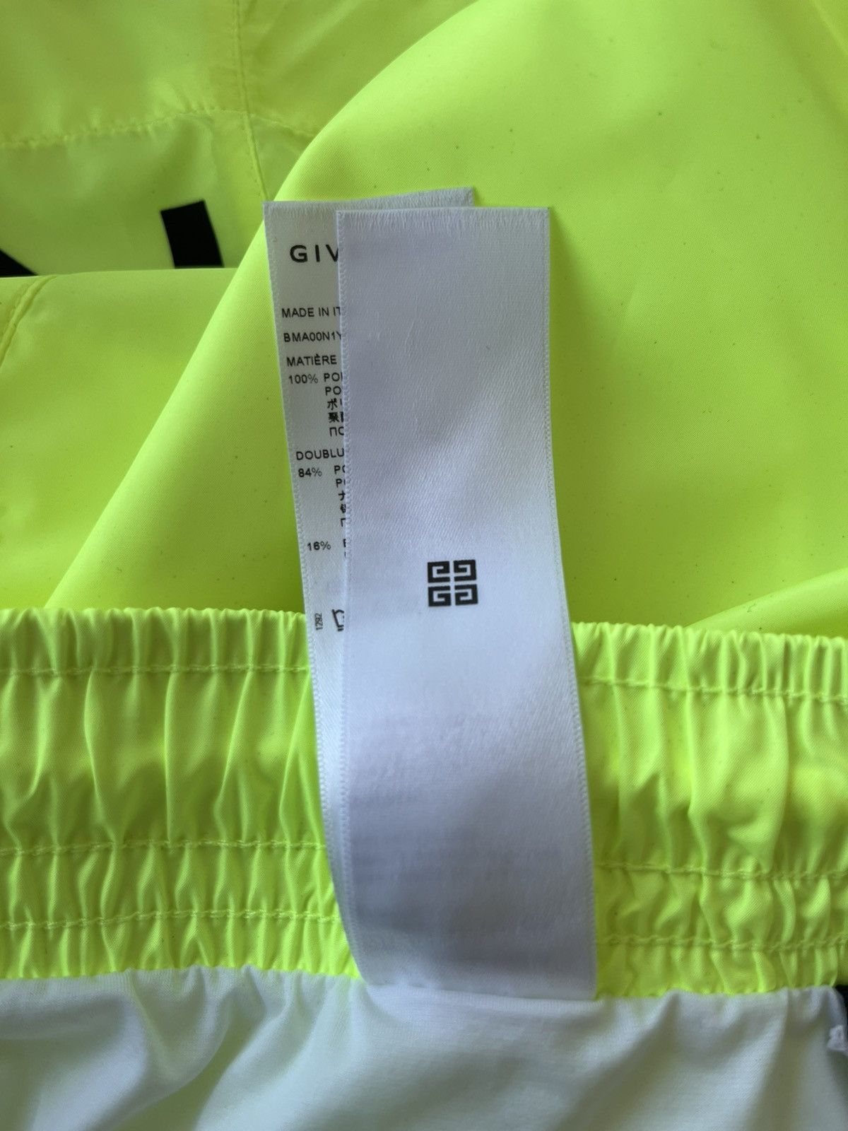 Givenchy Rare Brand New Limited Edition Givenchy Logo Shorts Size US 32 / EU 48 - 9 Thumbnail