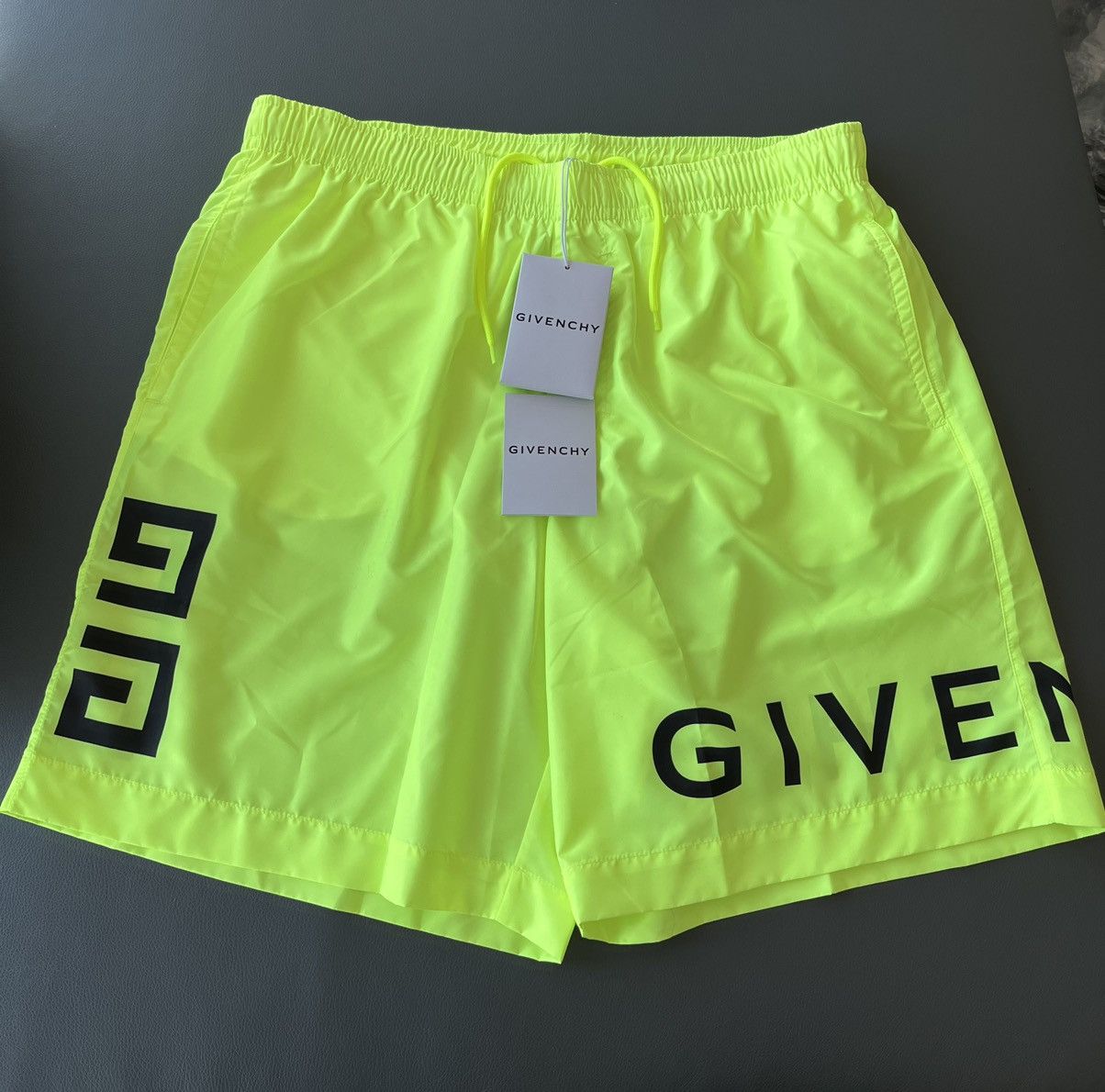 Givenchy Rare Brand New Limited Edition Givenchy Logo Shorts Size US 32 / EU 48 - 3 Thumbnail