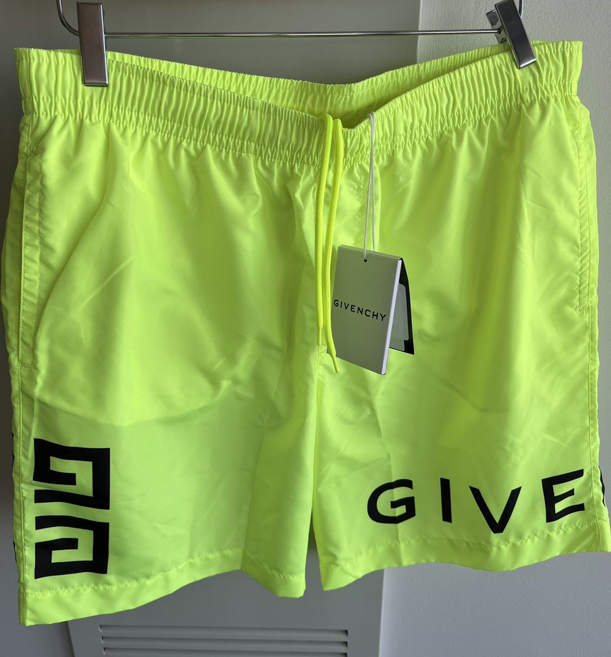 Givenchy Rare Brand New Limited Edition Givenchy Logo Shorts Size US 32 / EU 48 - 15 Thumbnail